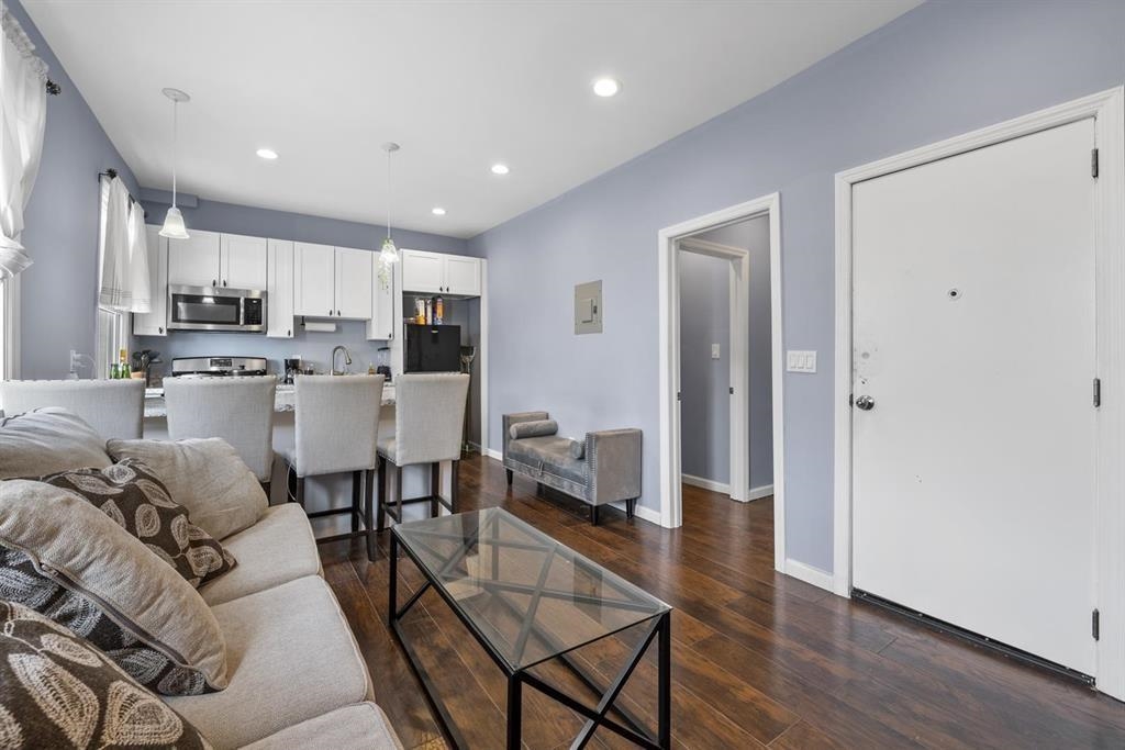 705 8TH ST - Photo 4