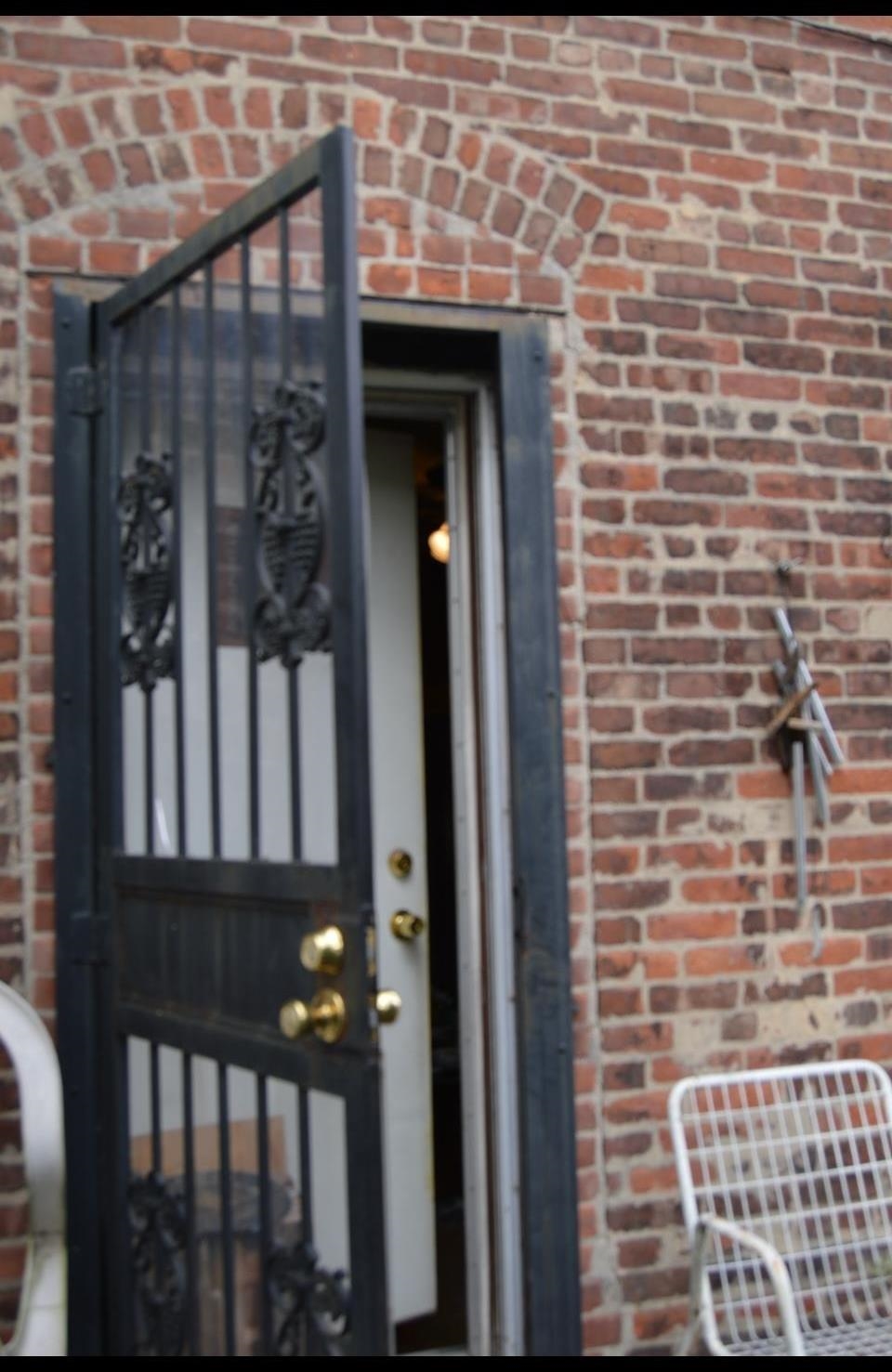 20 CRESCENT AVE - Photo 1