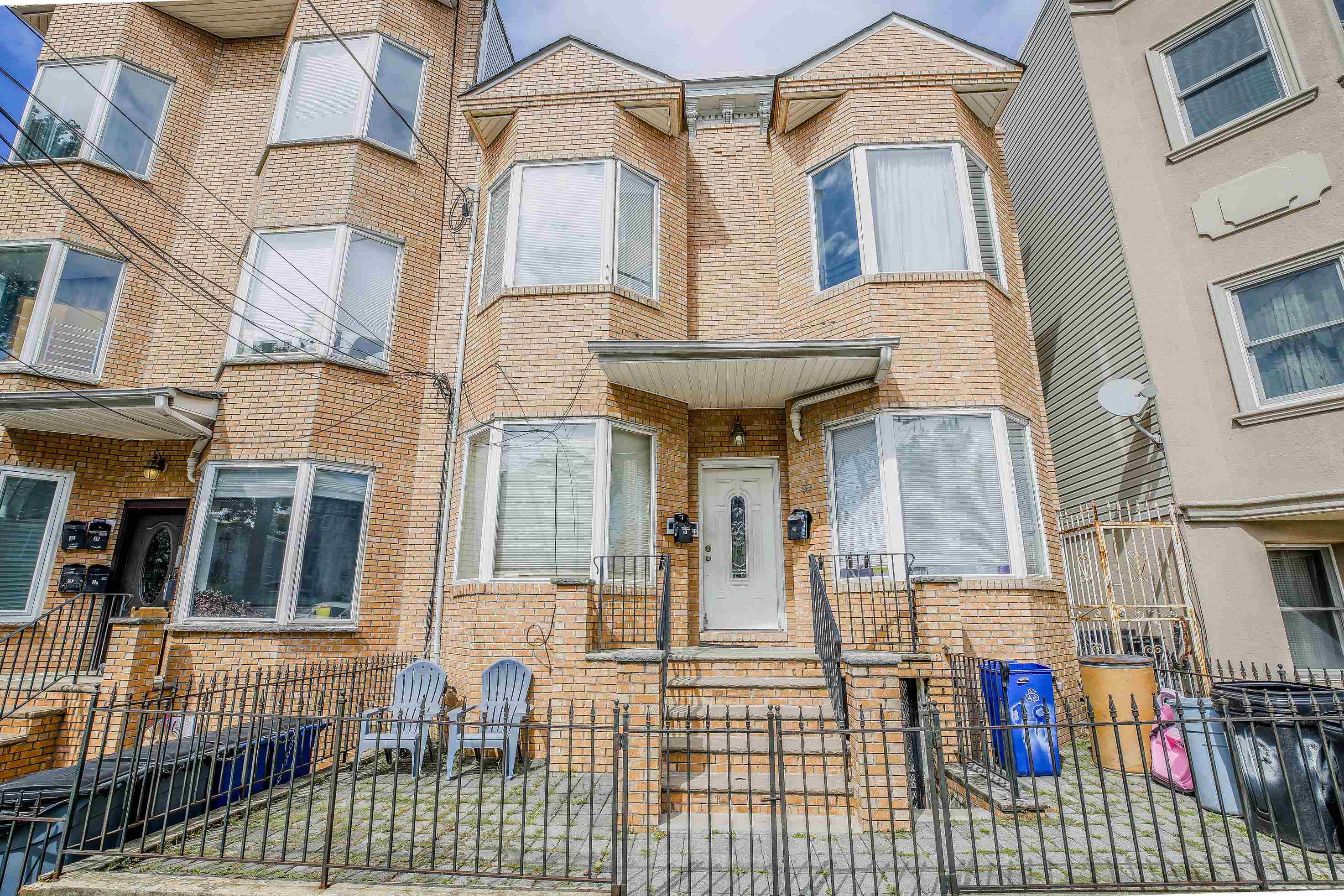 98 LEONARD ST - Photo 1