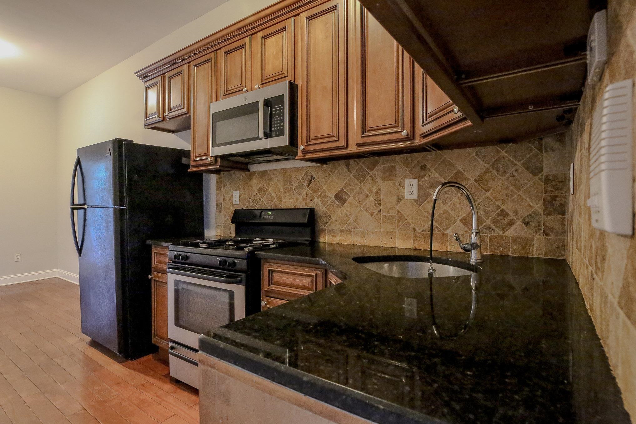 98 LEONARD ST - Photo 4