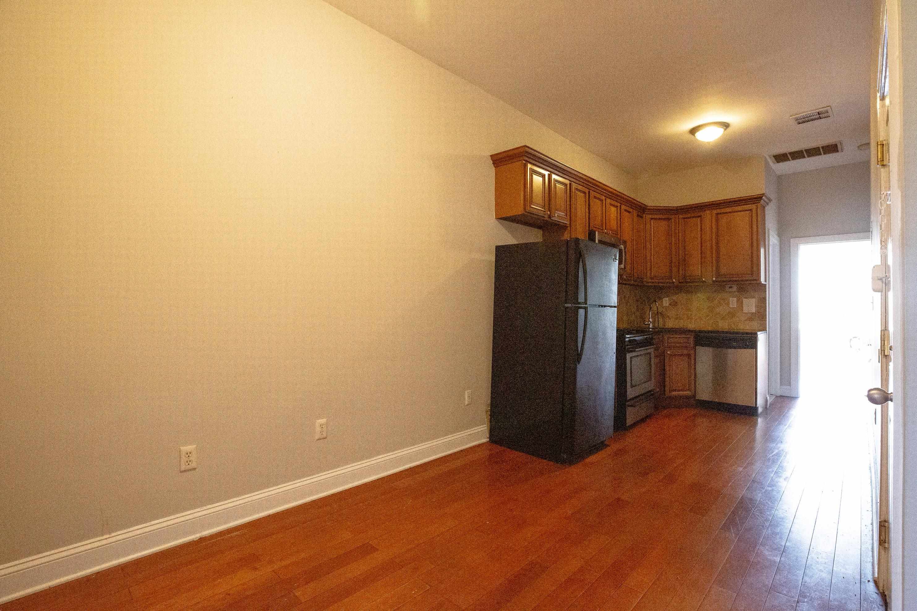 98 LEONARD ST - Photo 5