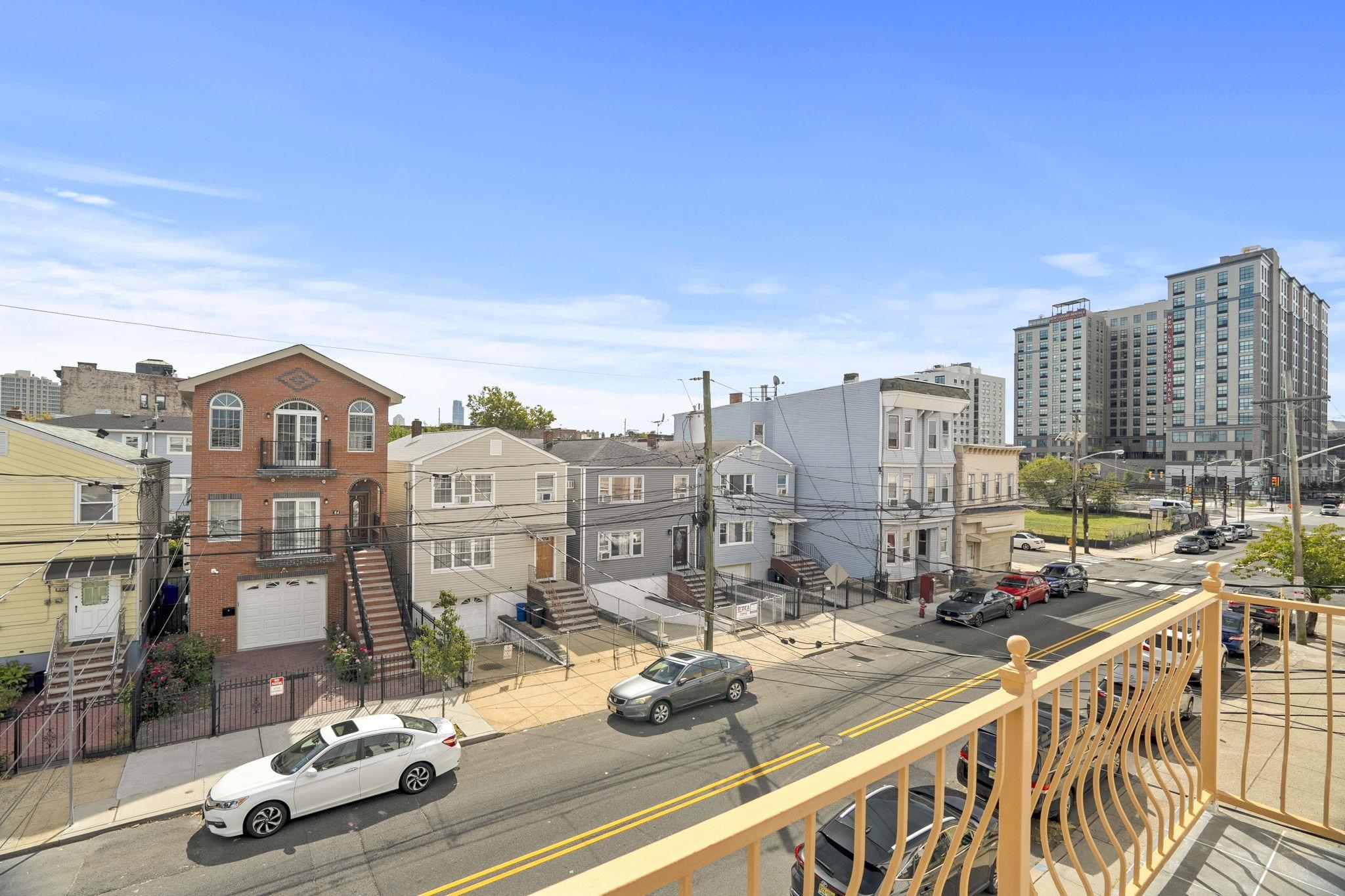 83 OAKLAND AVE - Photo 3