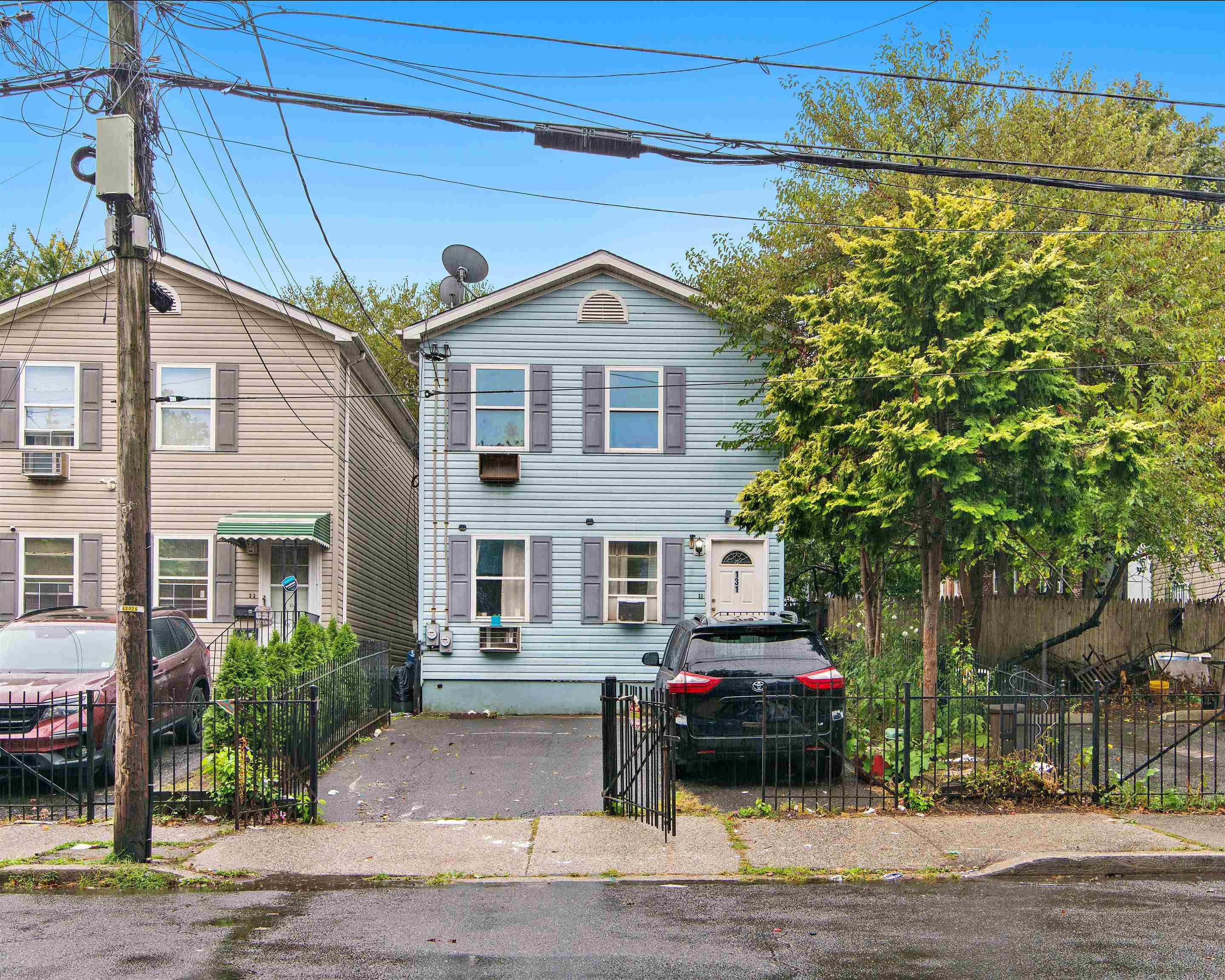 131 ORIENT AVE - Photo 1