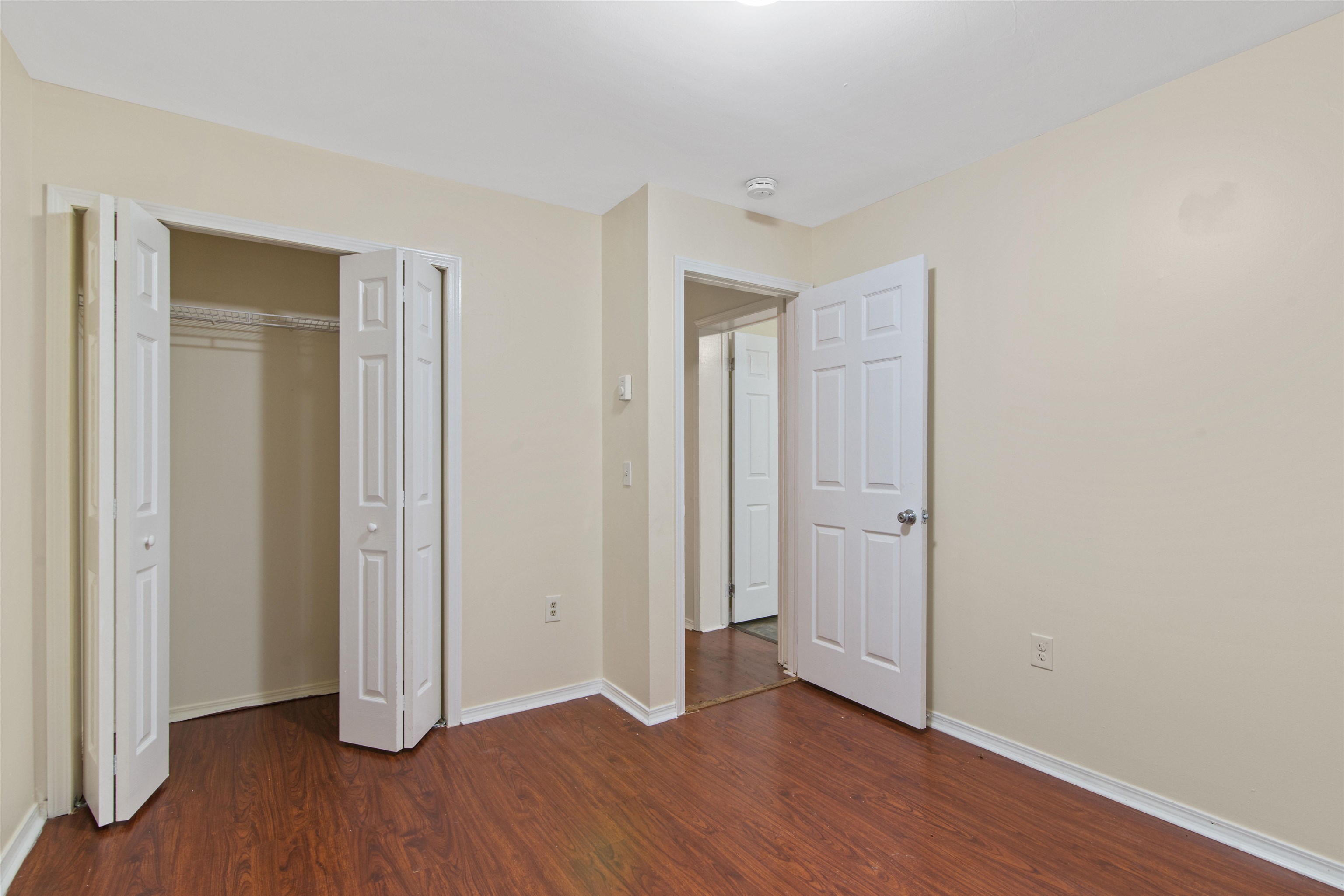 131 ORIENT AVE - Photo 5