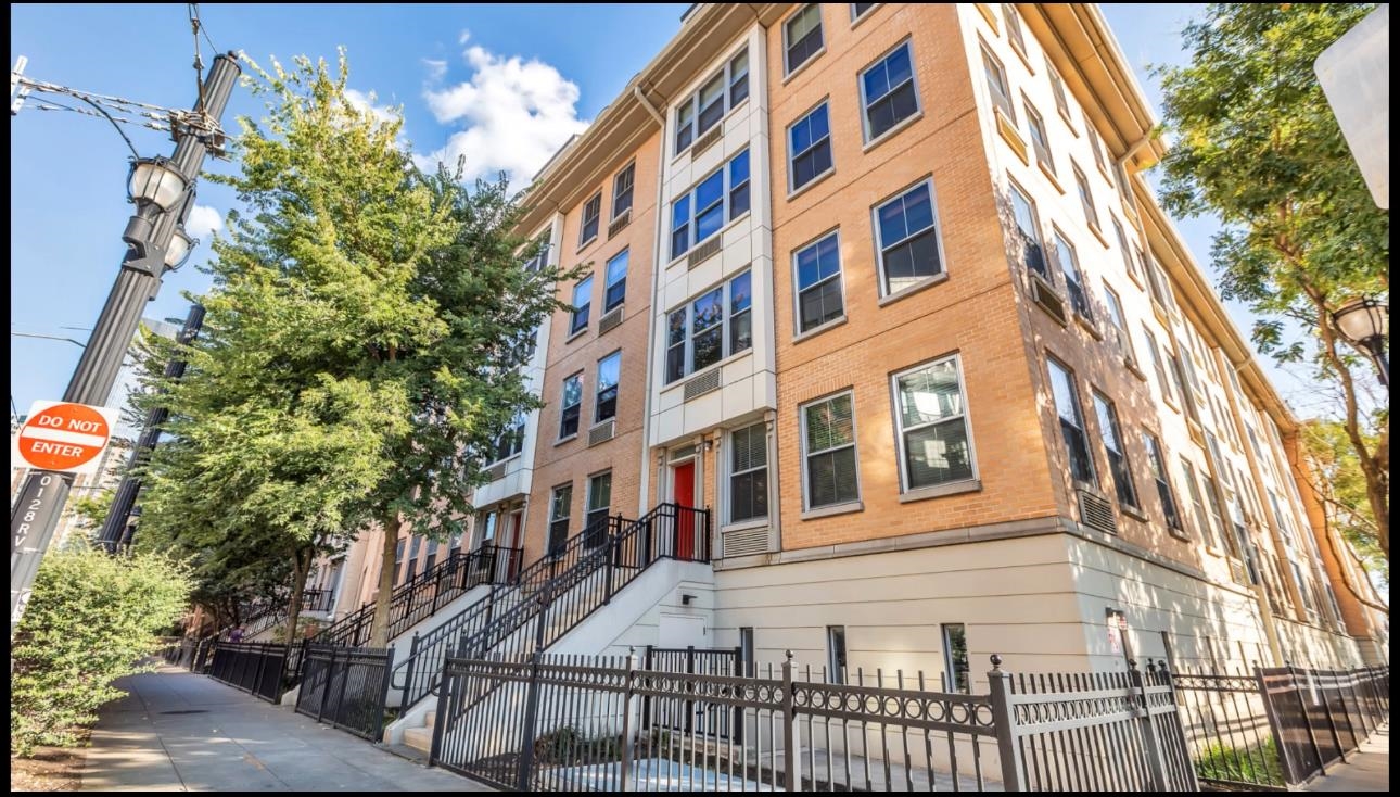 149 ESSEX ST - Photo 2