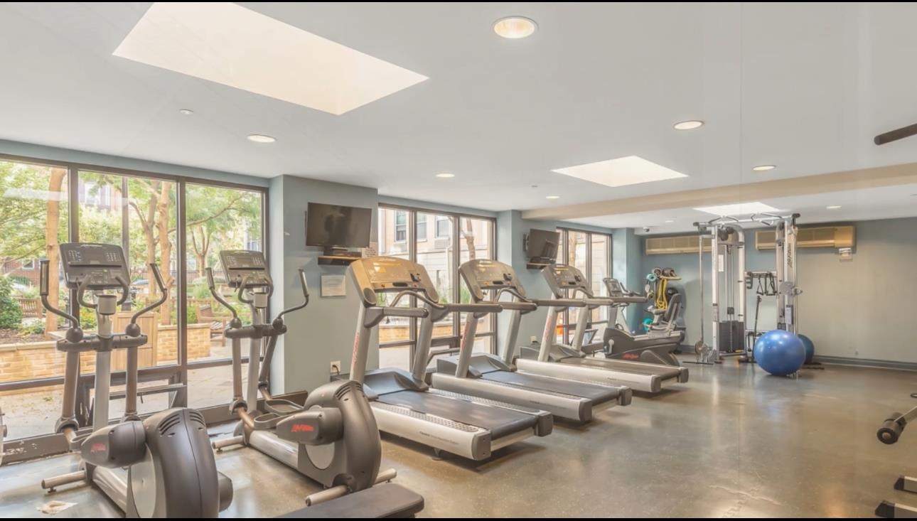 149 ESSEX ST - Photo 4