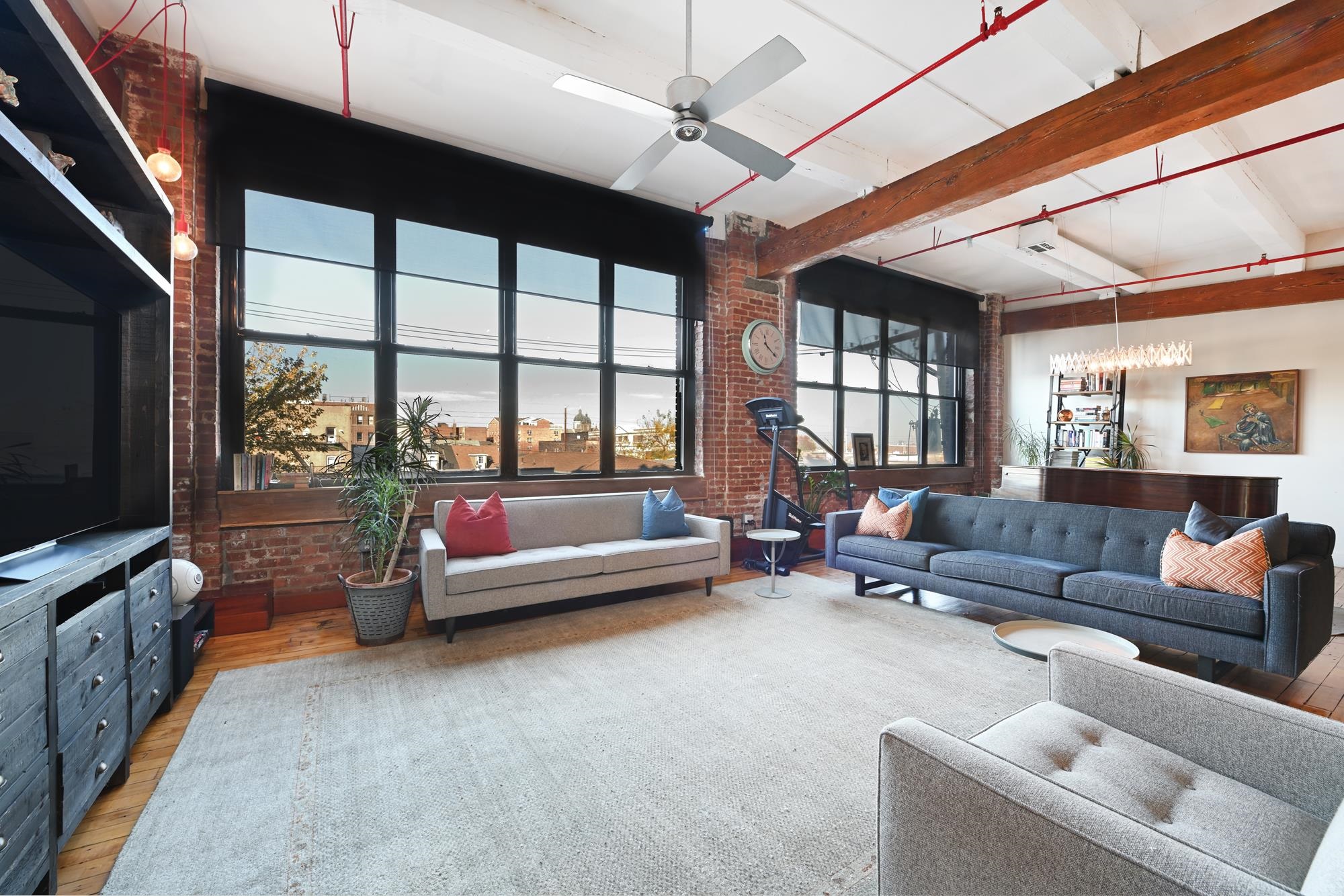 1620 MANHATTAN AVE - Photo 4