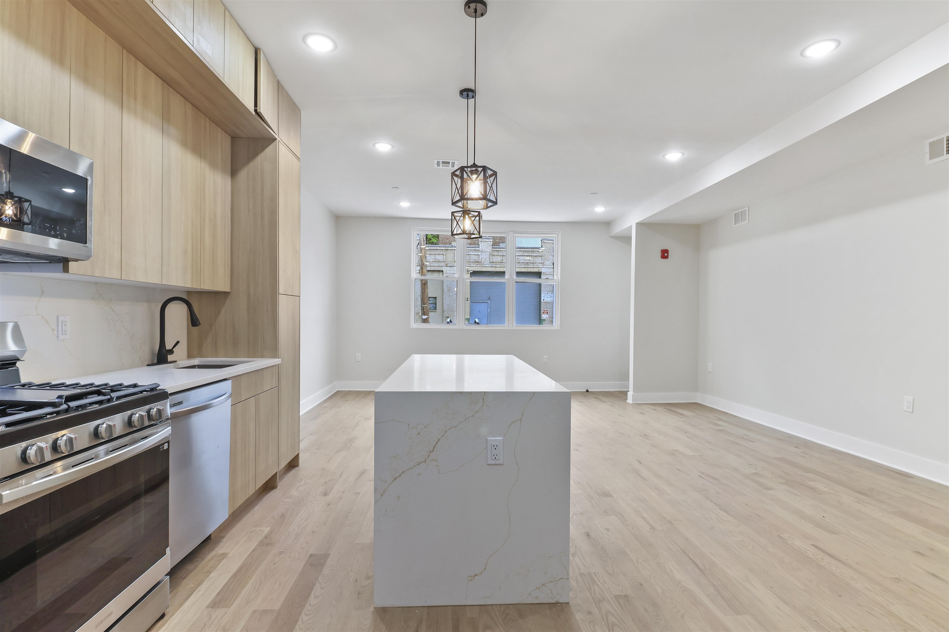 161 NEW YORK AVE - Photo 3