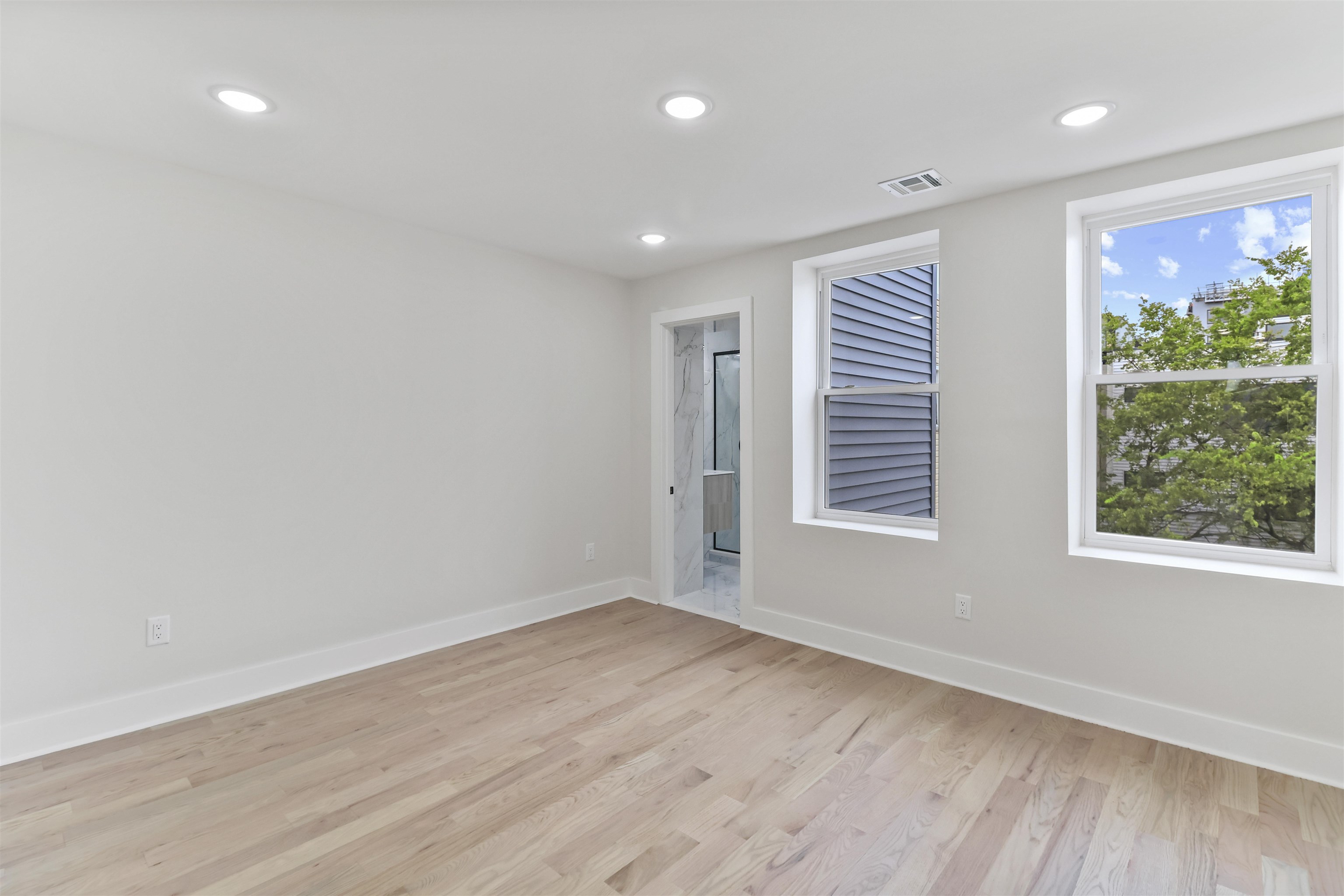 161 NEW YORK AVE - Photo 5