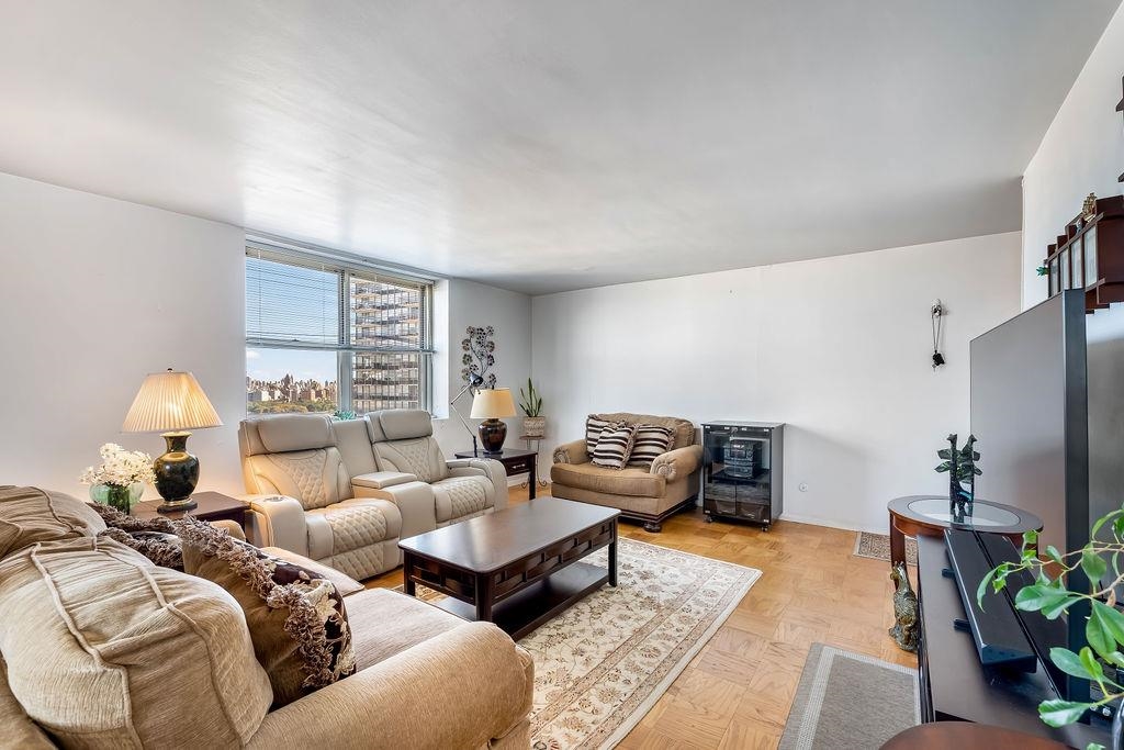 6040 BLVD EAST - Photo 2