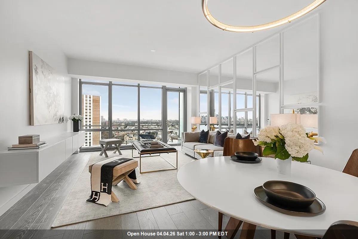 320 ADOLPHUS AVE - Photo 1