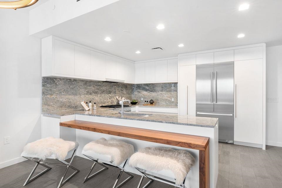 320 ADOLPHUS AVE - Photo 4