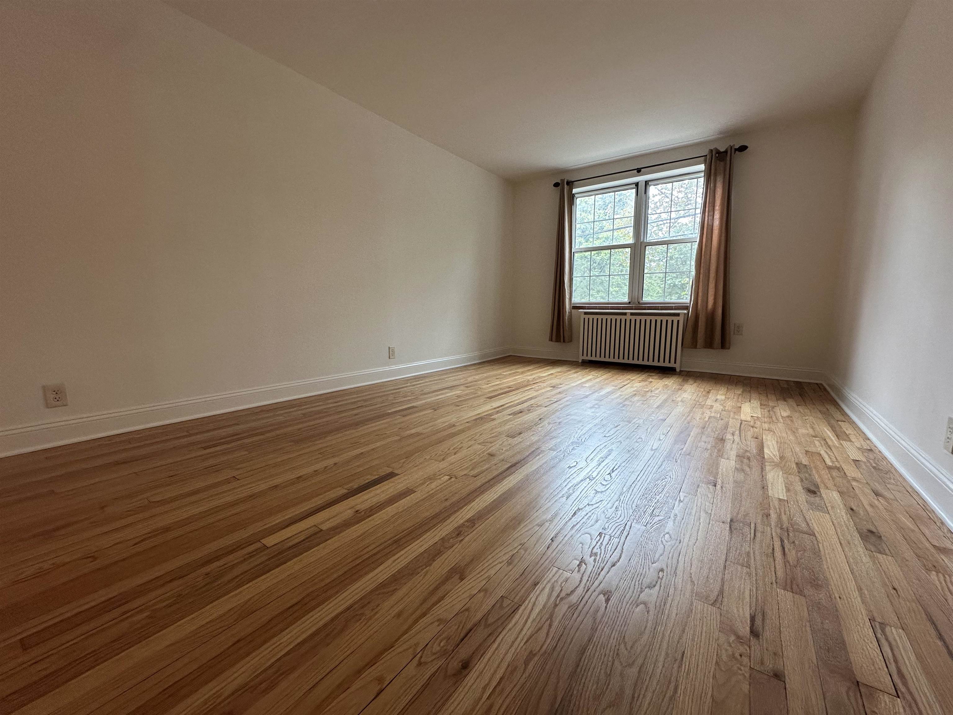 8450 BLVD EAST - Photo 5