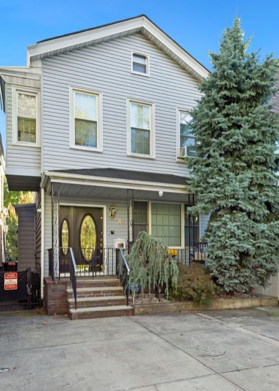 87 SHERMAN PL - Photo 1