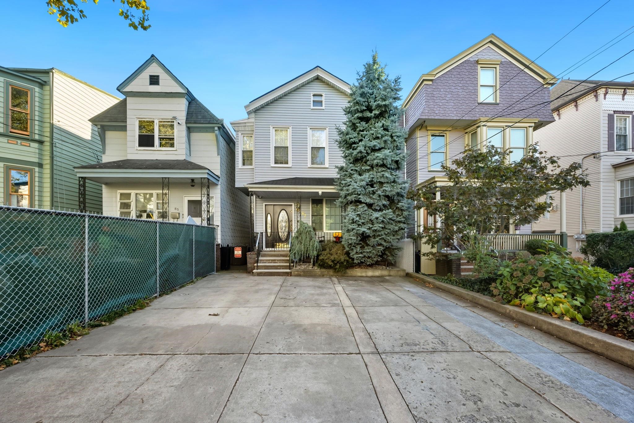 87 SHERMAN PL - Photo 2