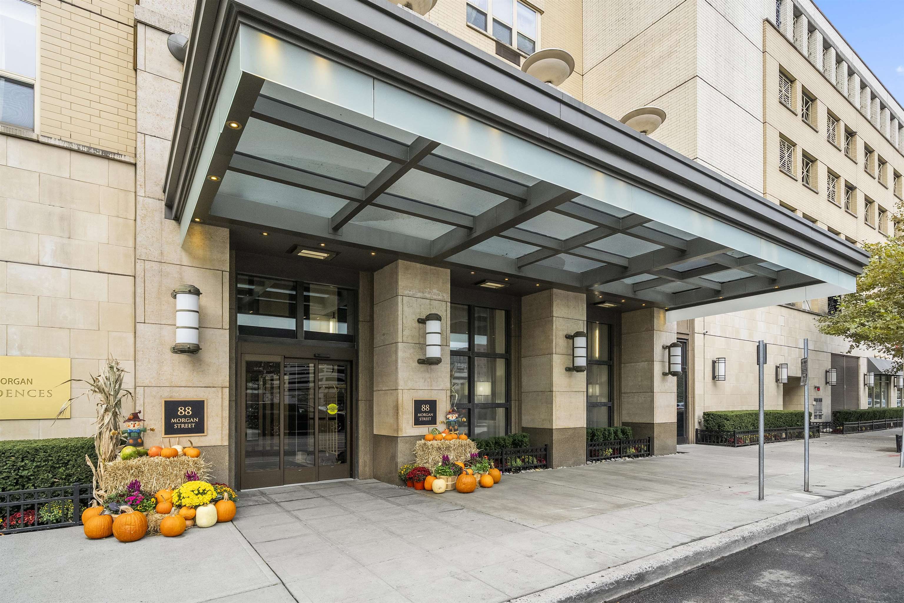 88 MORGAN ST - Photo 1