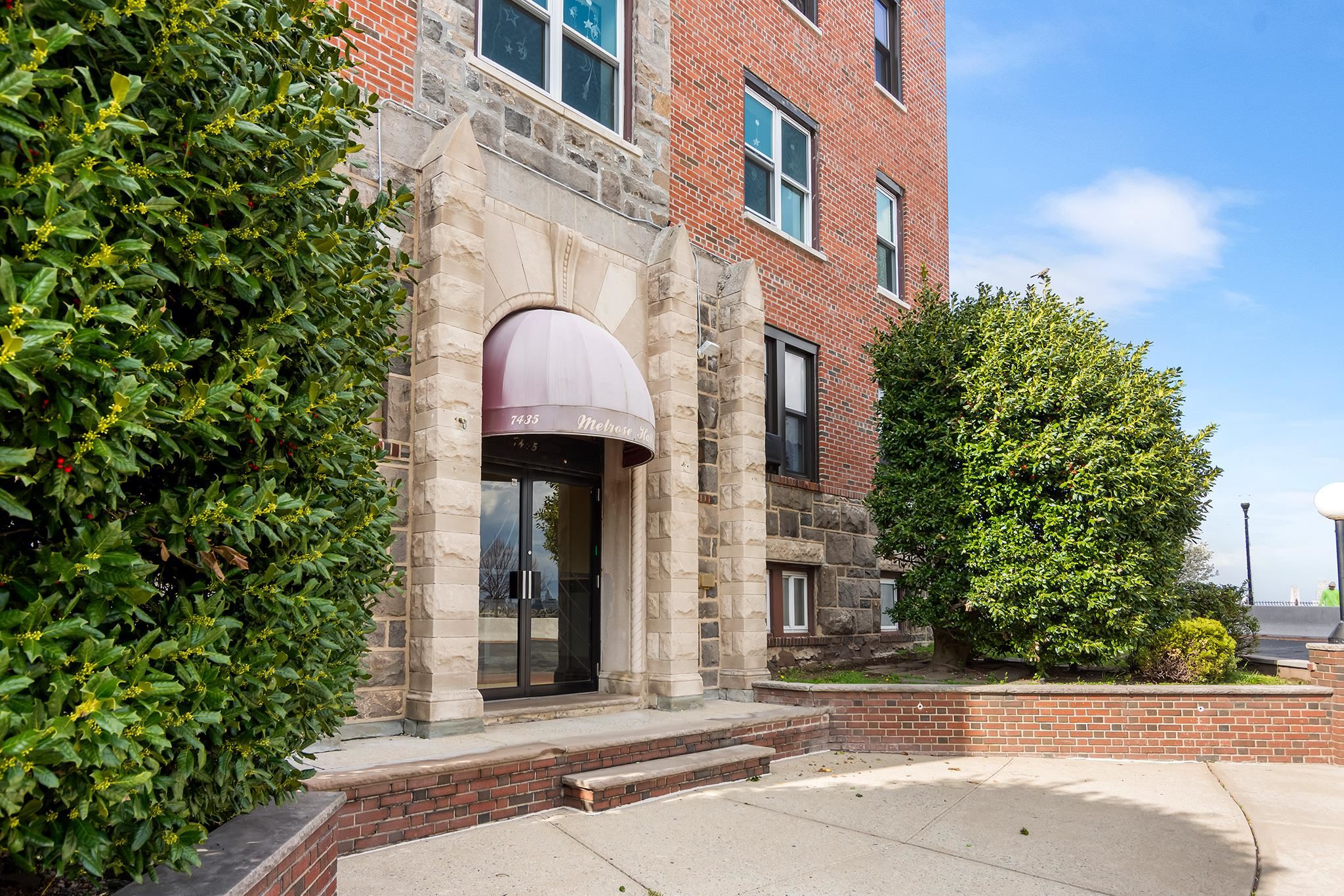 7435 BLVD EAST - Photo 3