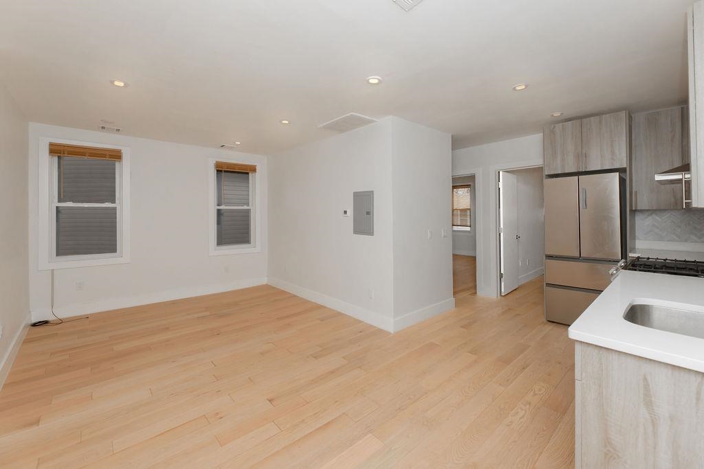 203 PEARSALL AVE - Photo 4