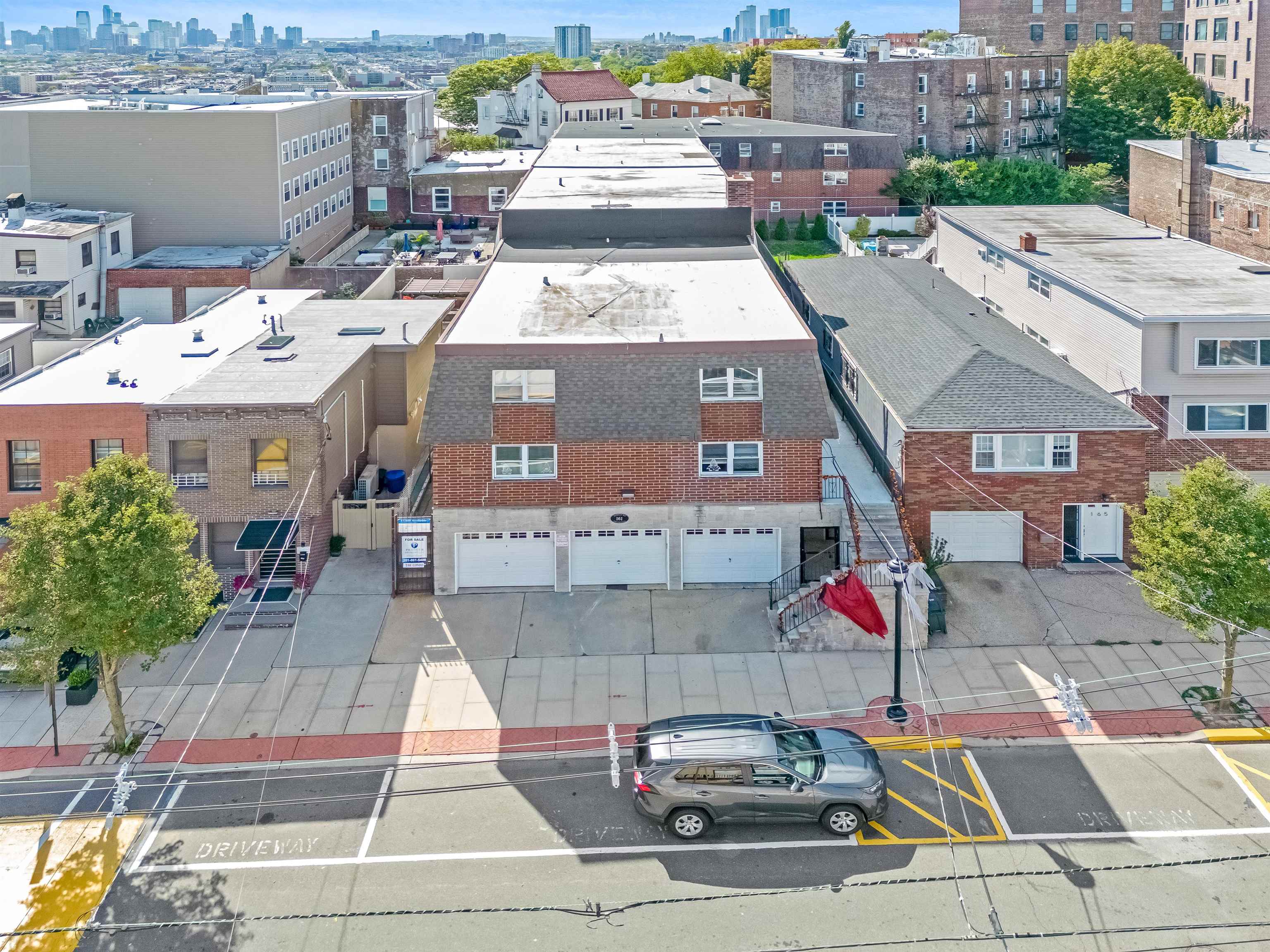 161 18TH ST - Photo 2