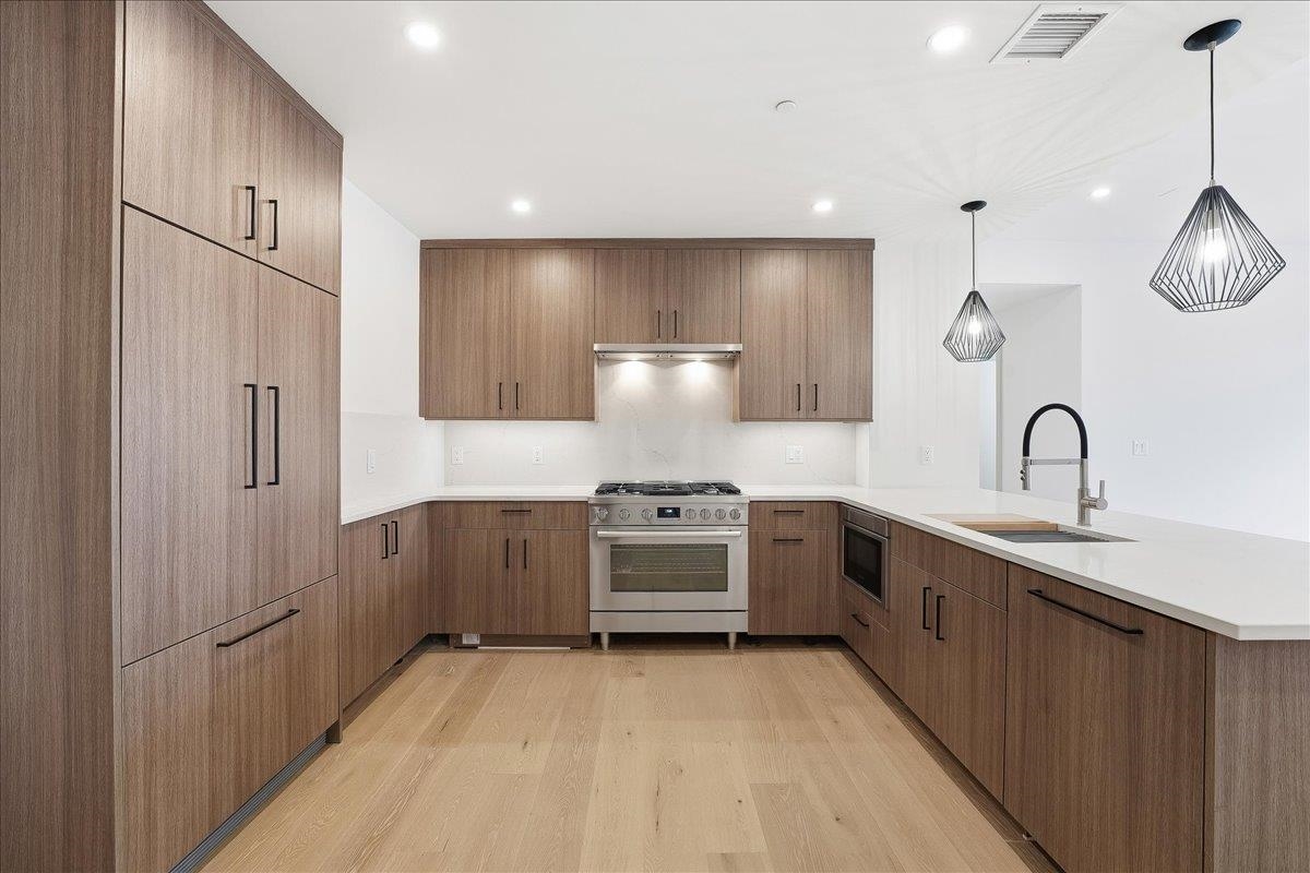 921 MADISON ST - Photo 4