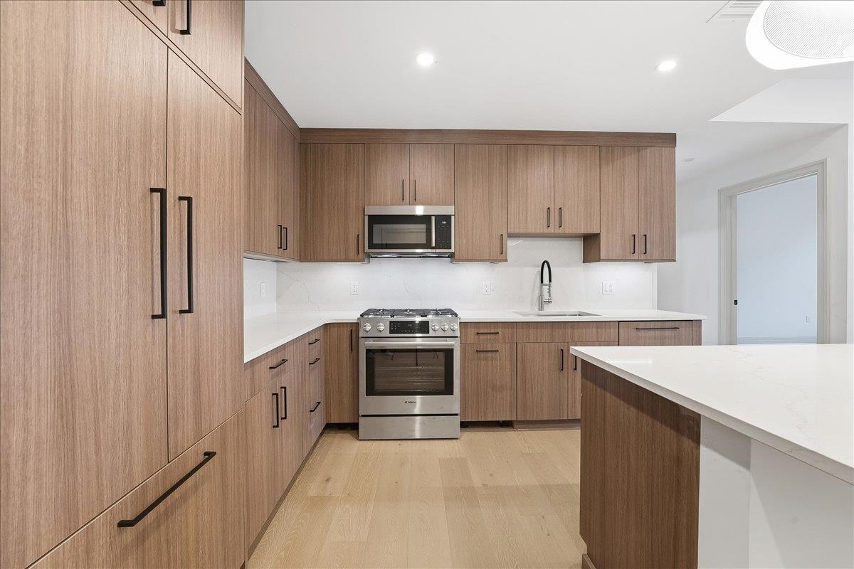 921 MADISON ST - Photo 5