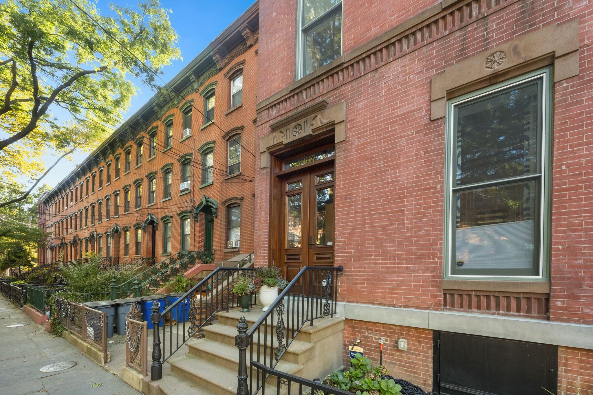 647 JERSEY AVE - Photo 1