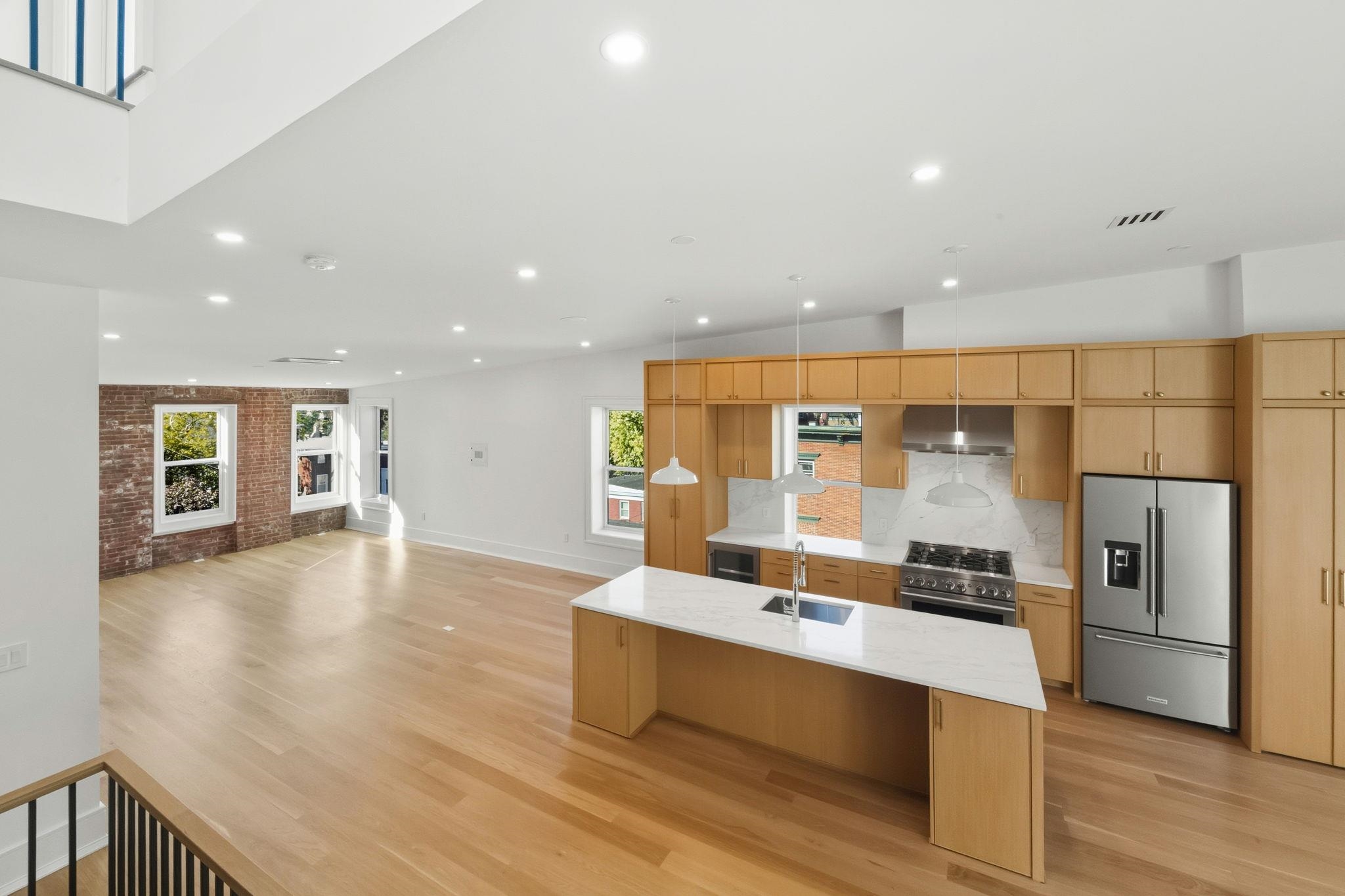 647 JERSEY AVE - Photo 2