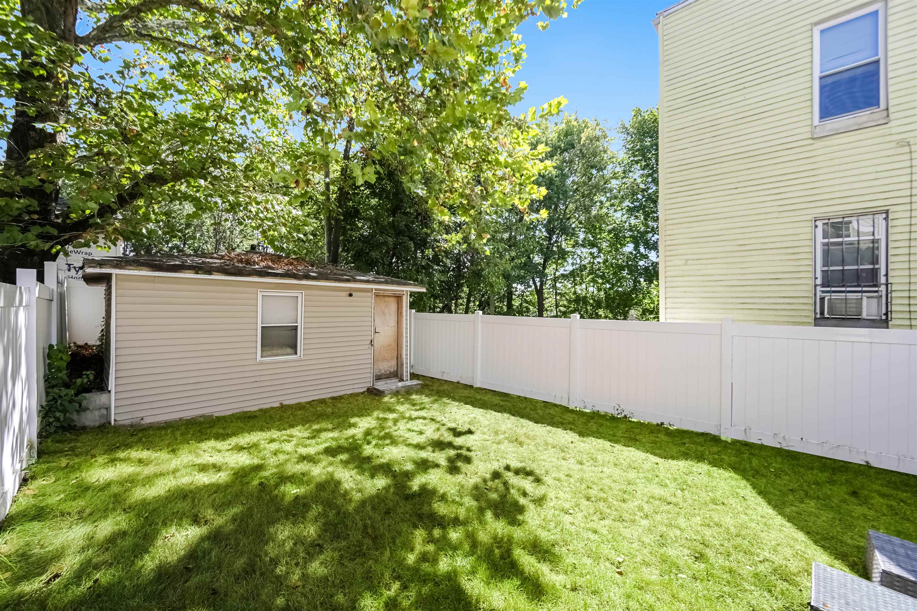 170 CLINTON PL - Photo 4