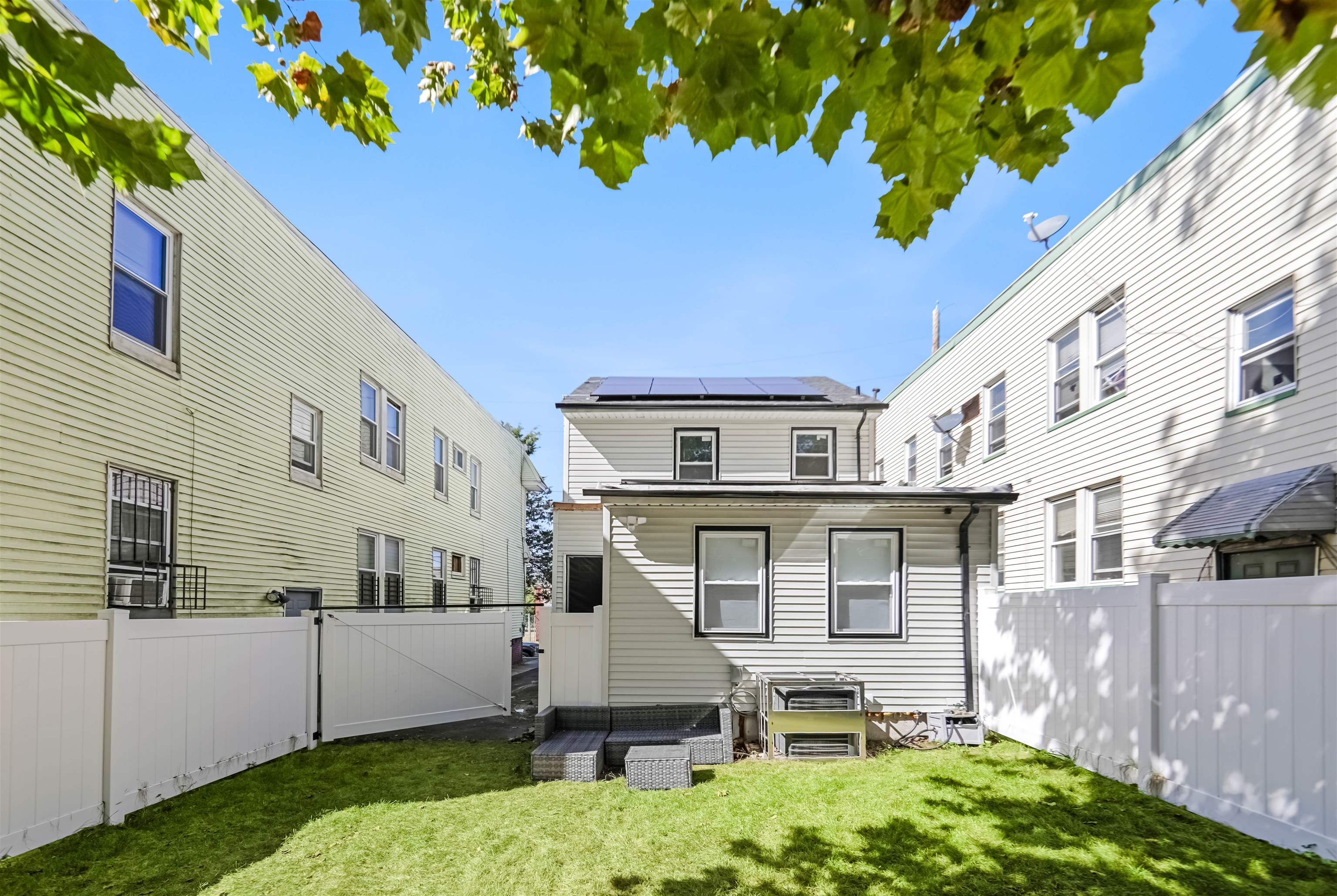 170 CLINTON PL - Photo 5