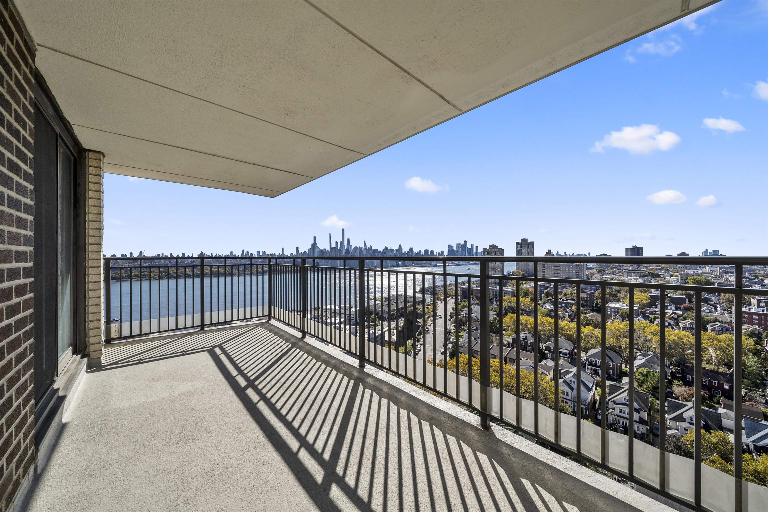 7855 BLVD EAST - Photo 5