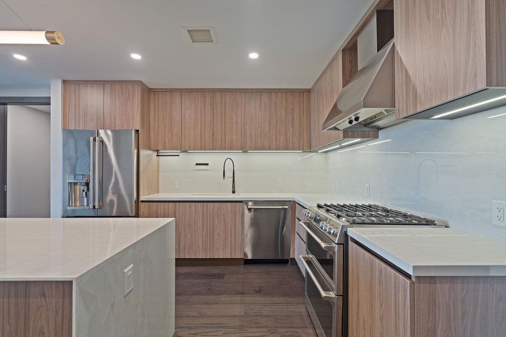 8701 CHURCHILL RD - Photo 4