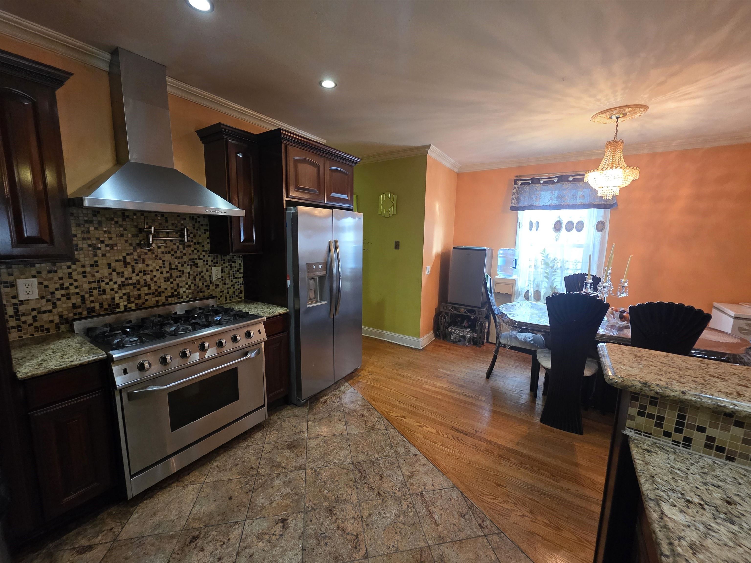 102 CLENDENNY AVE - Photo 5