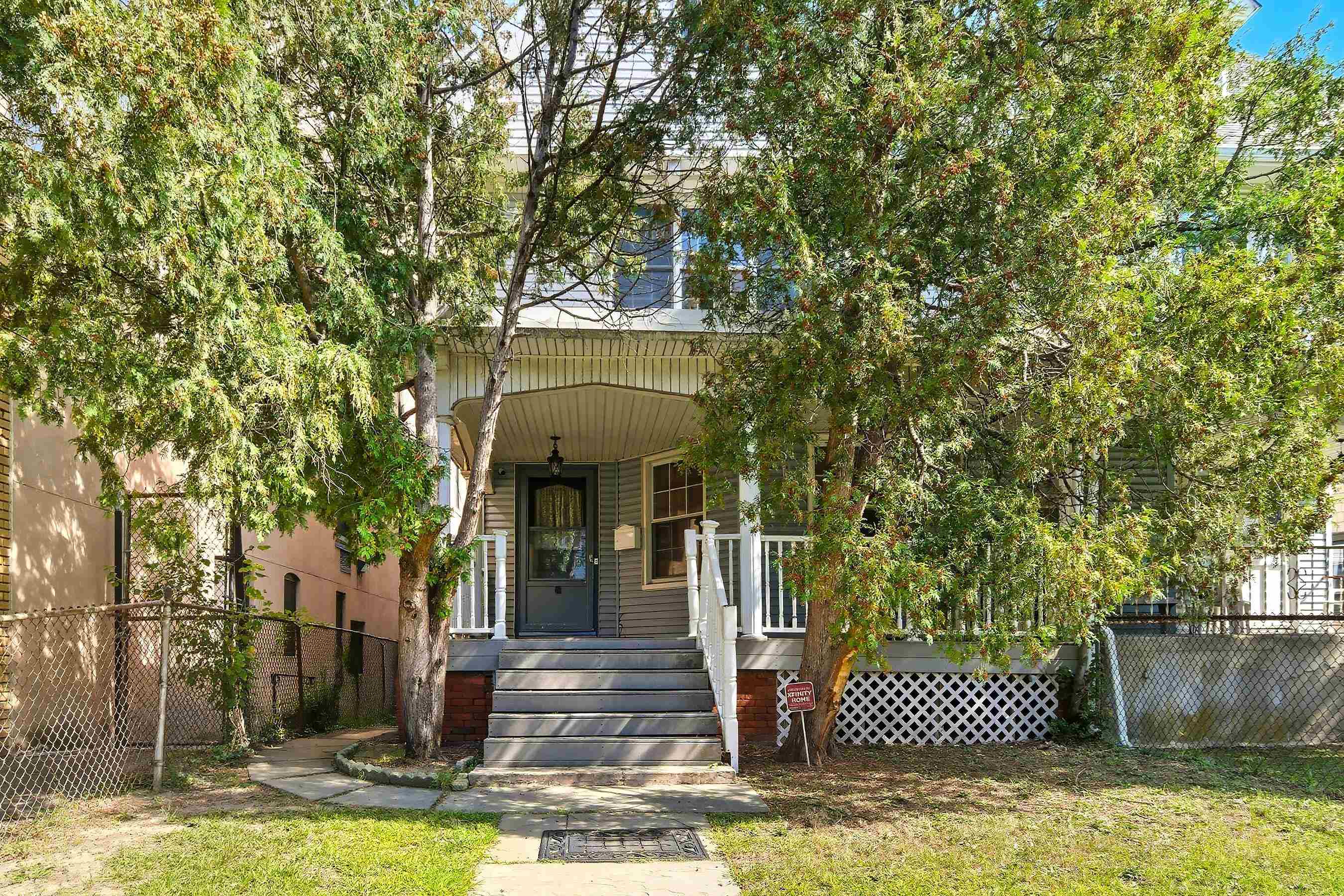 68 DANFORTH AVE - Photo 1