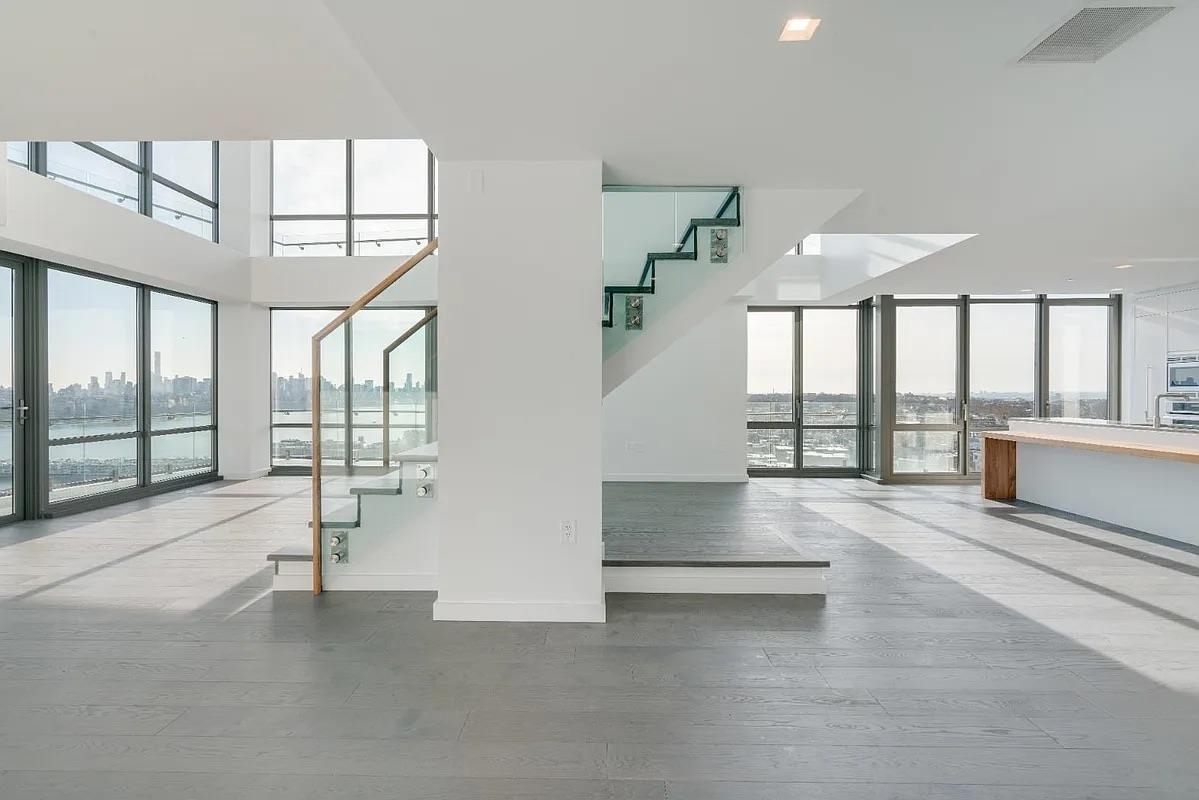 320 ADOLPHUS AVE - Photo 2