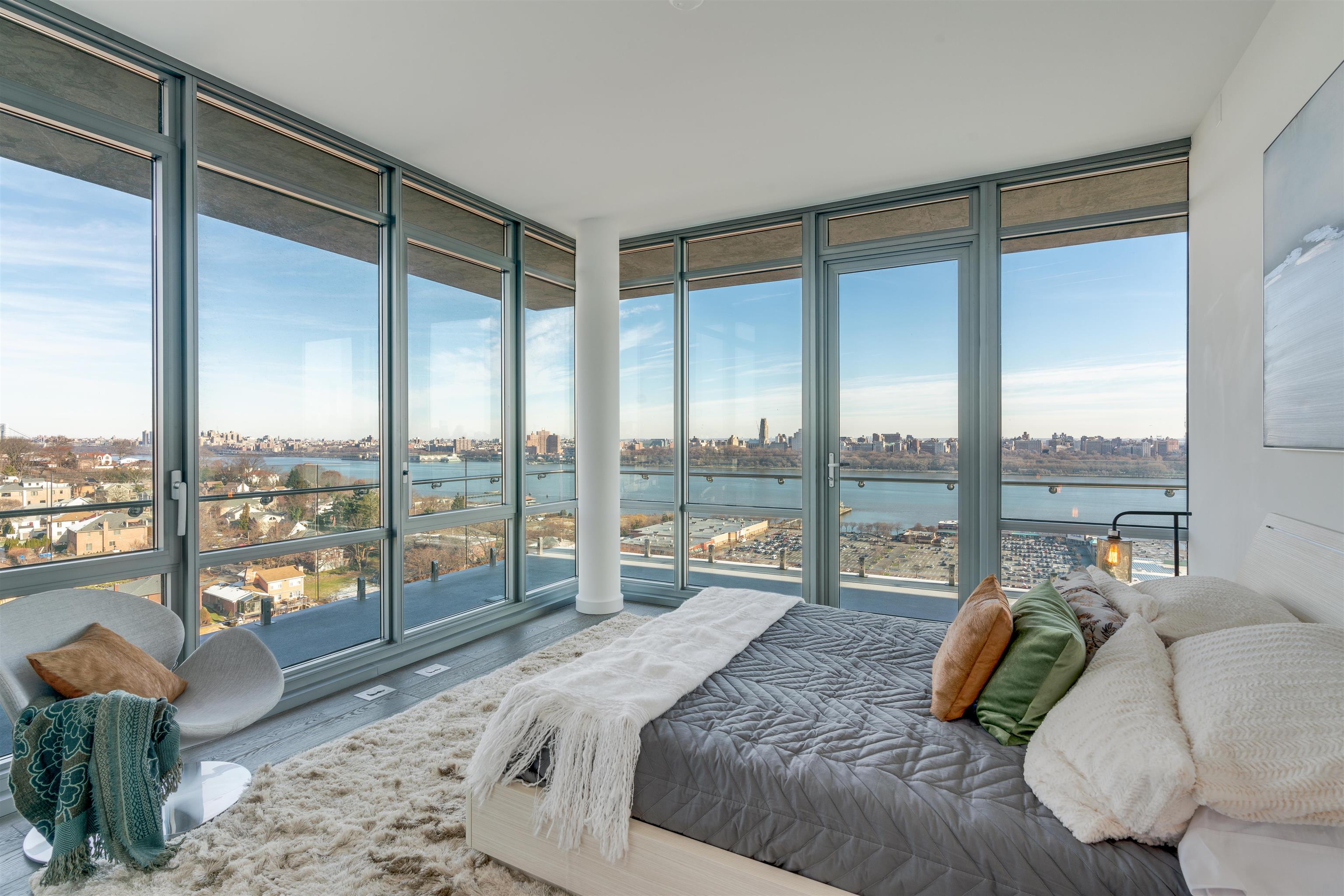 320 ADOLPHUS AVE - Photo 2