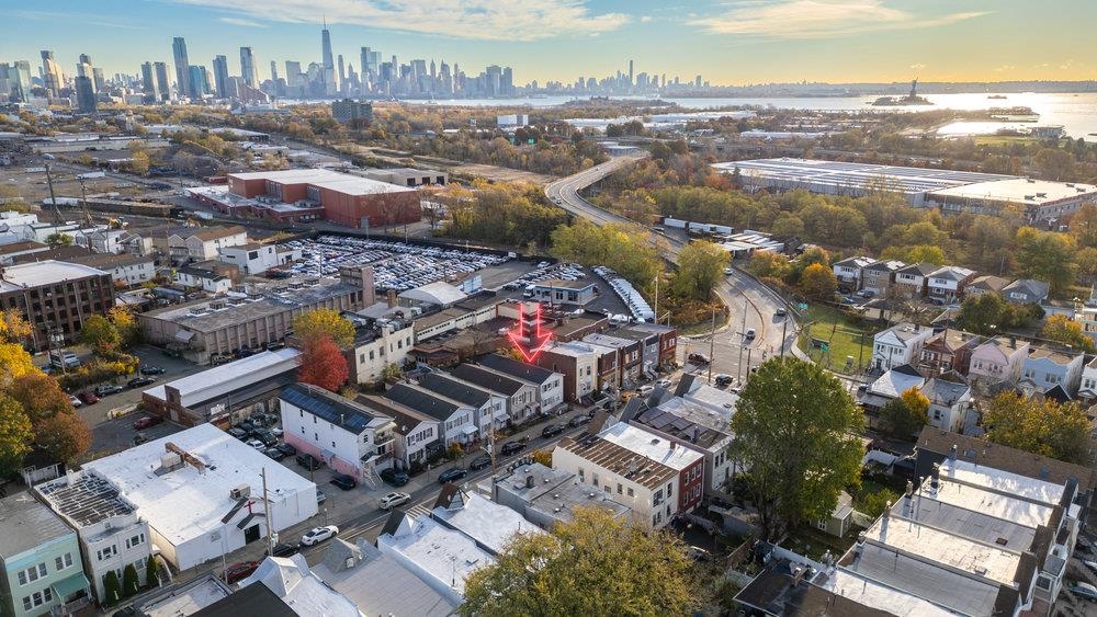 12 BAYVIEW AVE - Photo 2