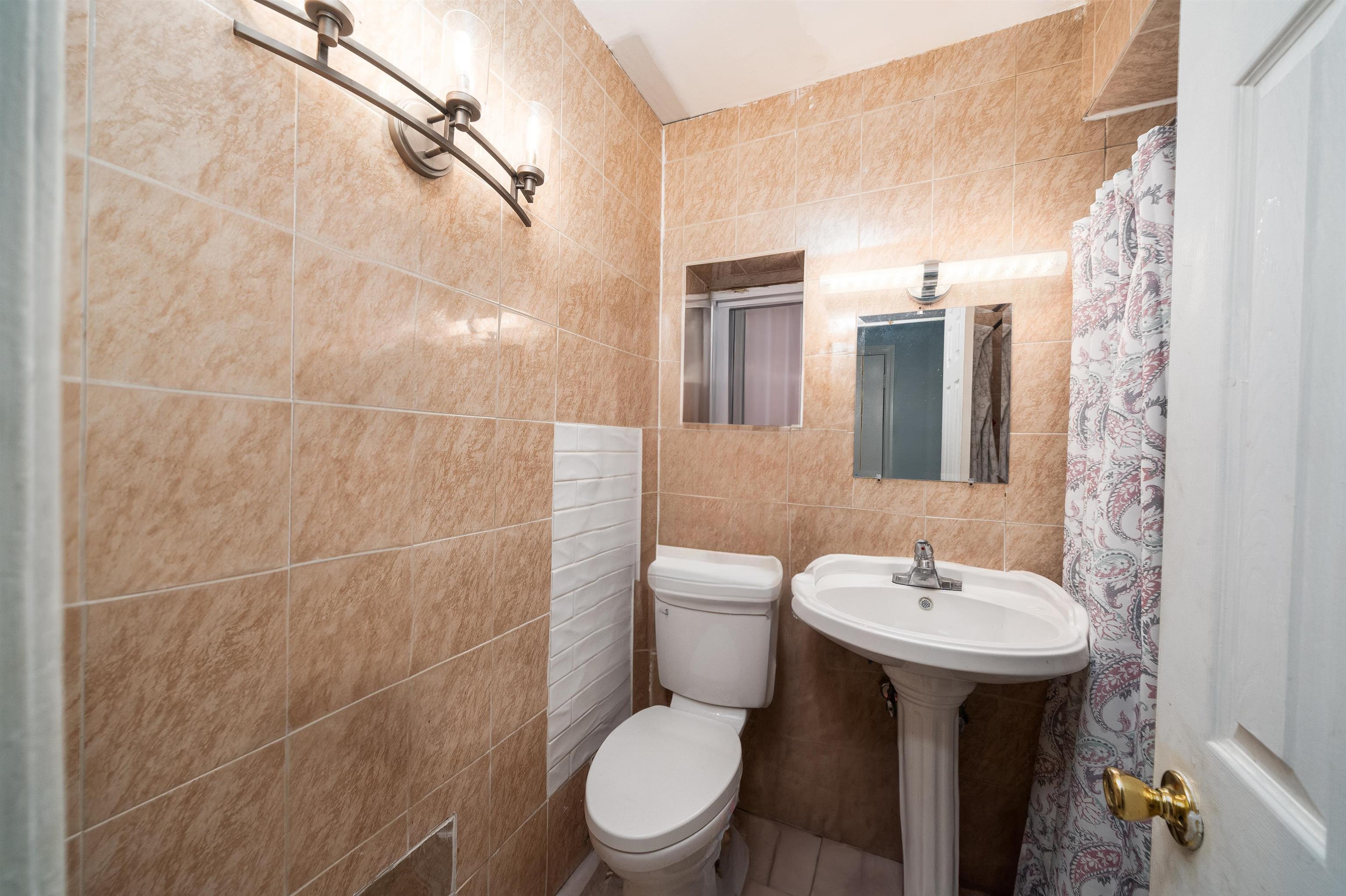 8222 KENNEDY BLVD - Photo 4