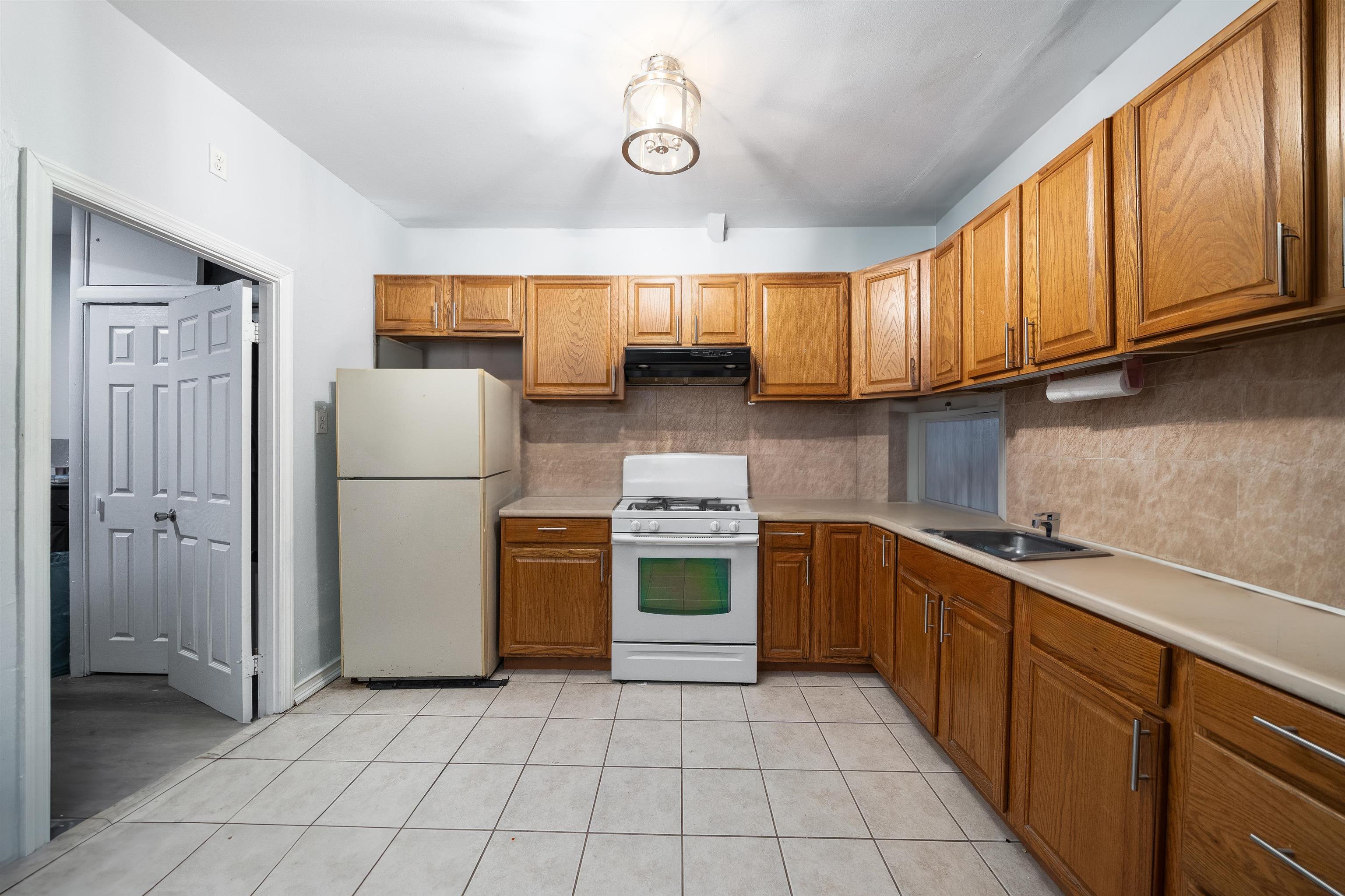 8222 KENNEDY BLVD - Photo 5