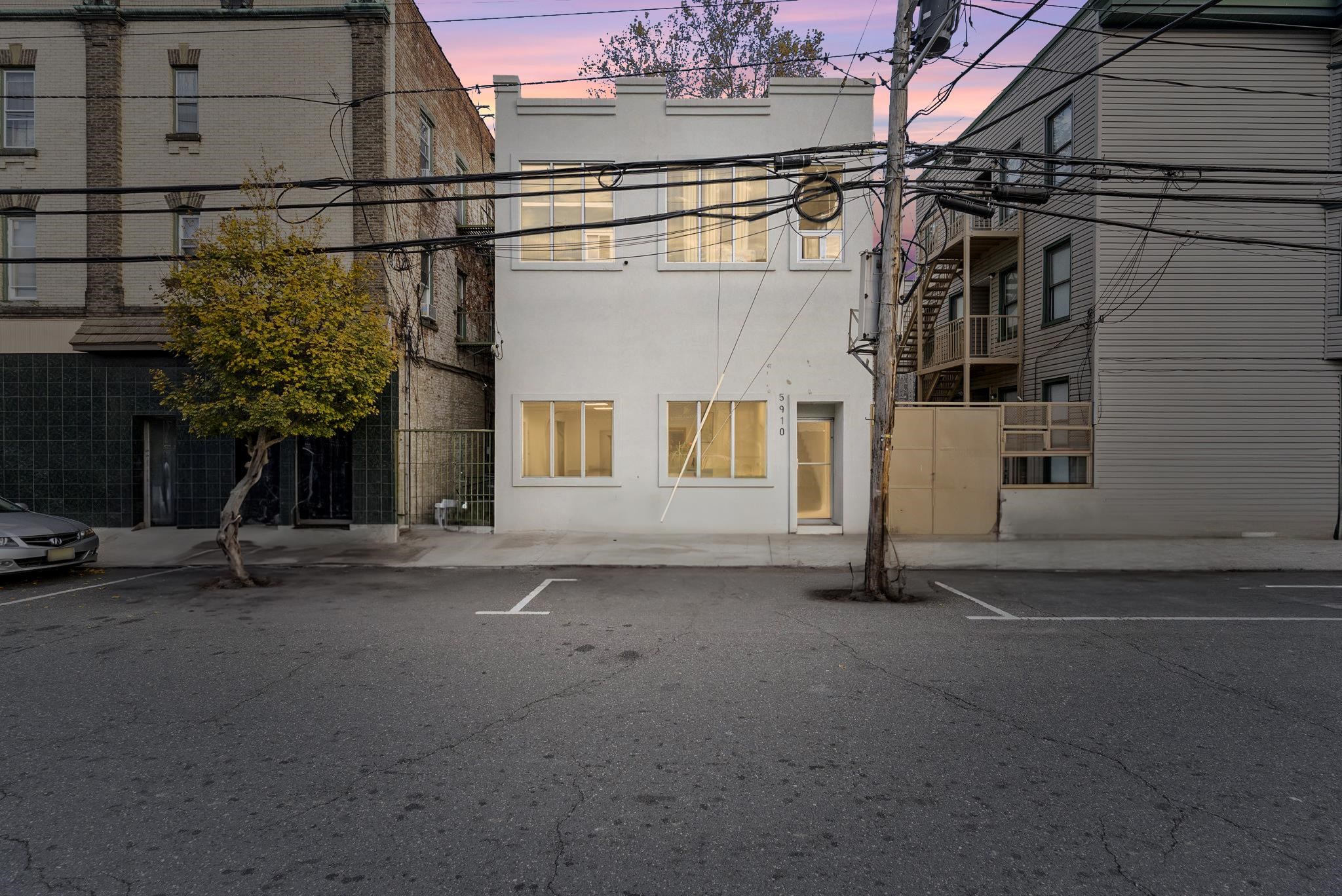 5910 PALISADE AVE - Photo 1