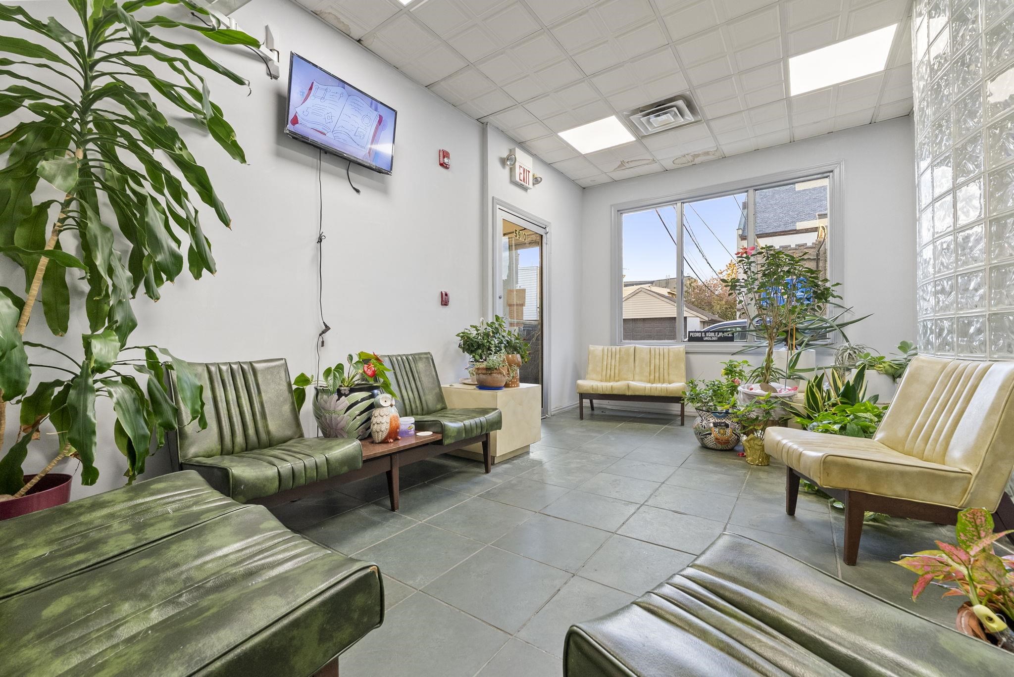 5910 PALISADE AVE - Photo 4