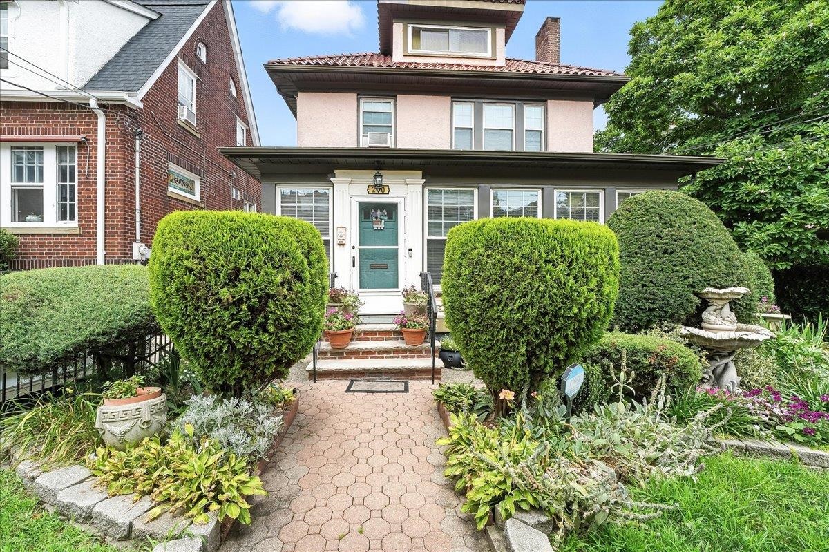 20 75TH ST - Photo 1