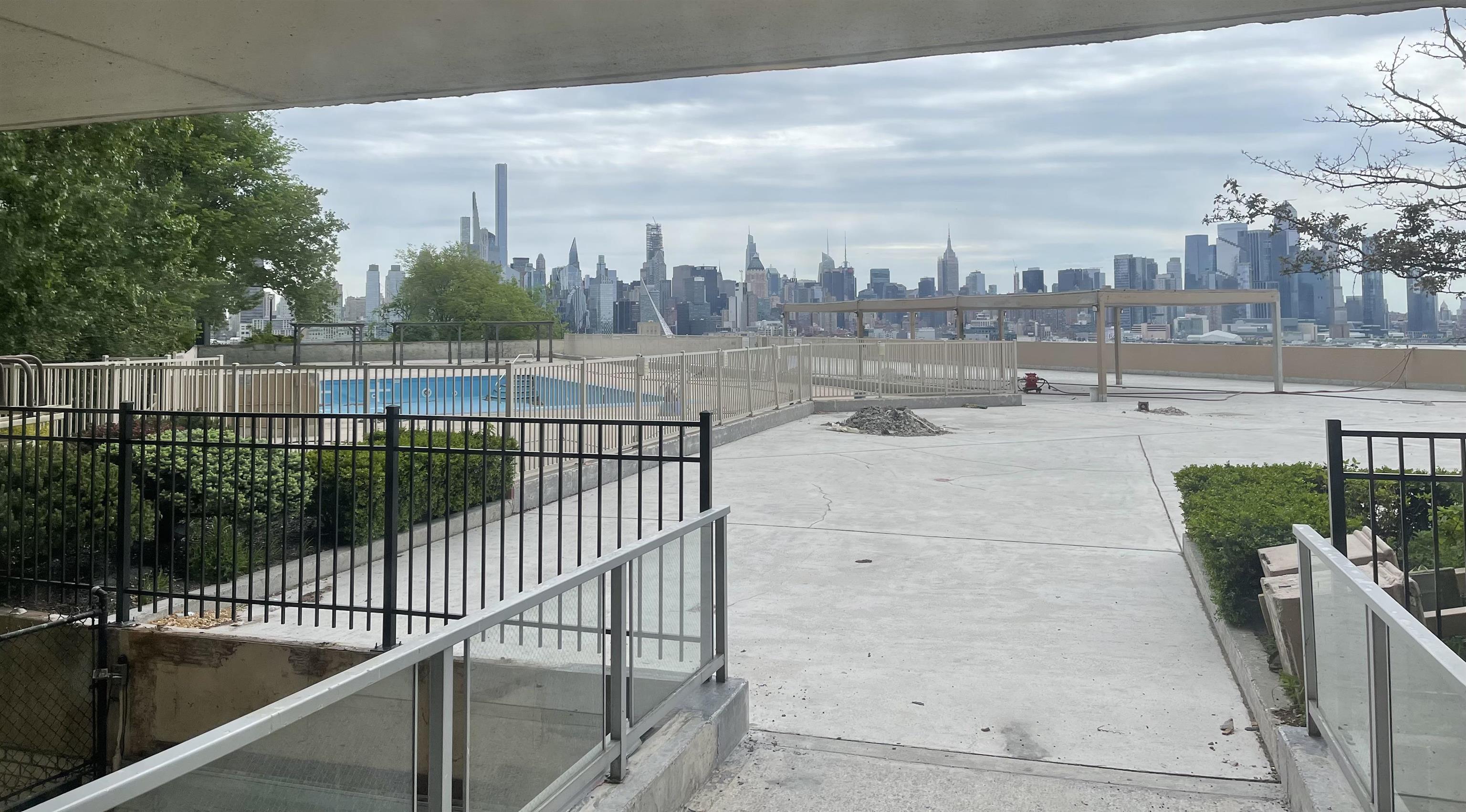 6040 BLVD EAST - Photo 2