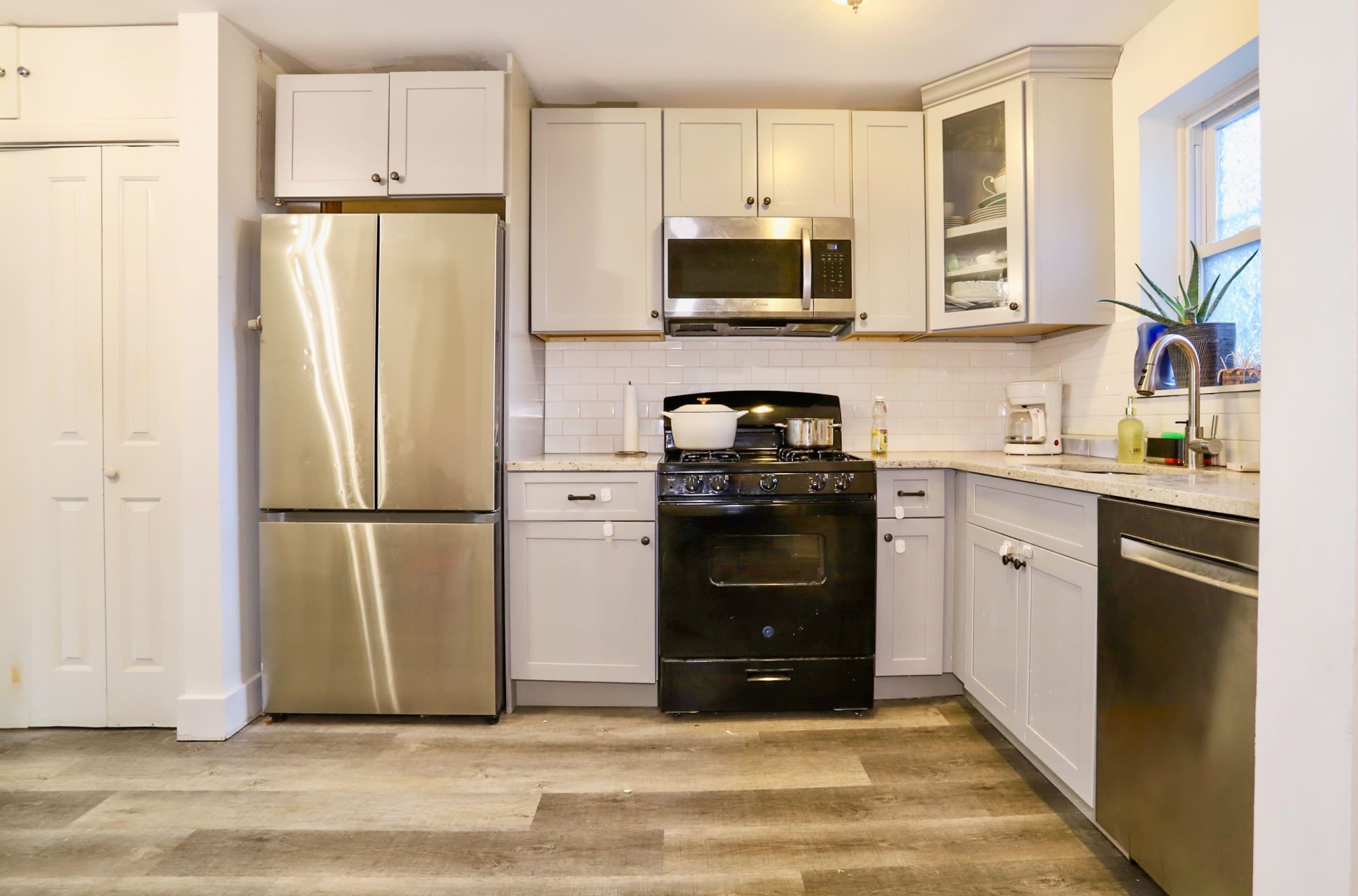 620 37TH ST - Photo 3