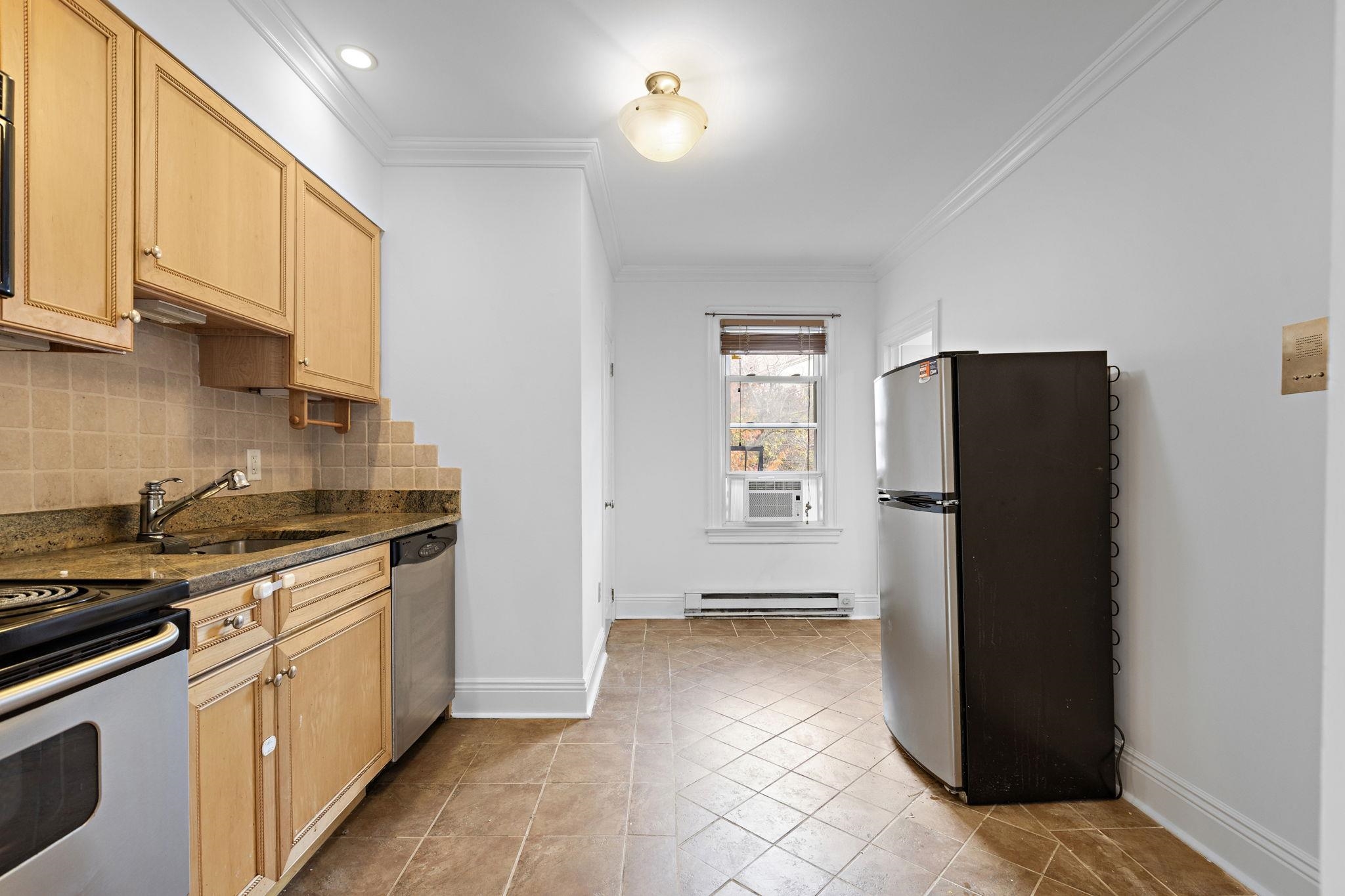 400 2ND ST - Photo 3