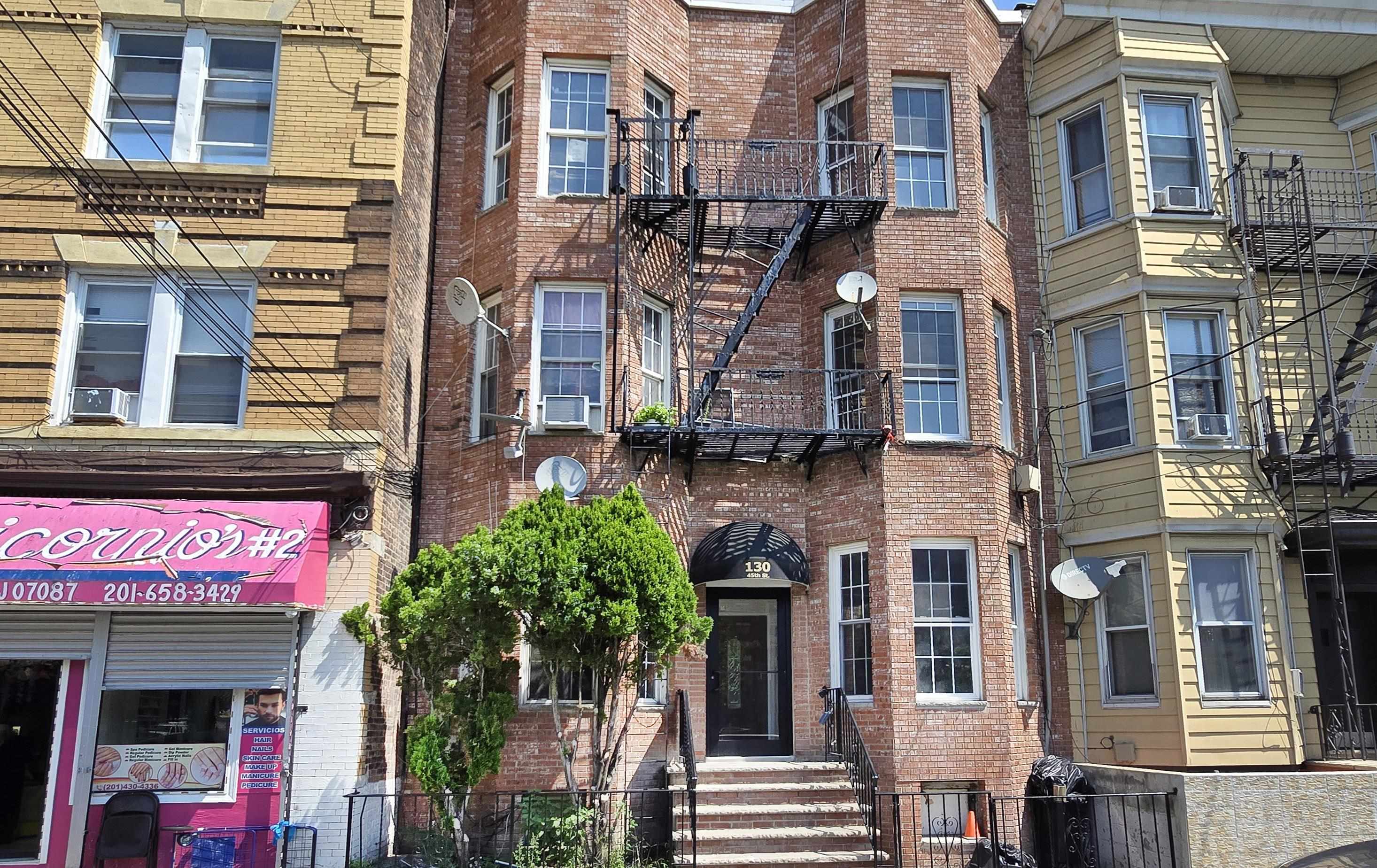 130 45TH ST - Photo 3