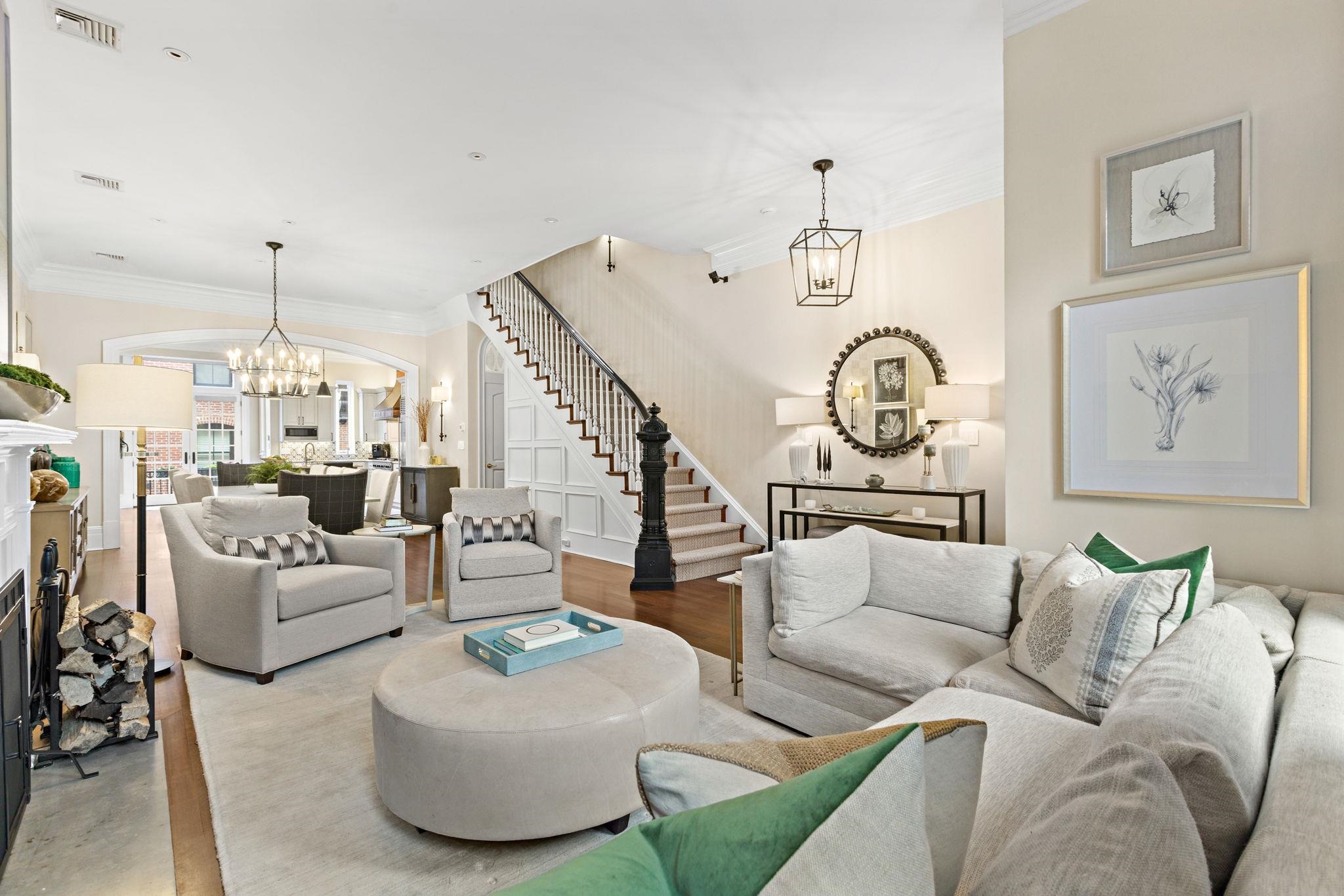 630 HUDSON ST - Photo 1