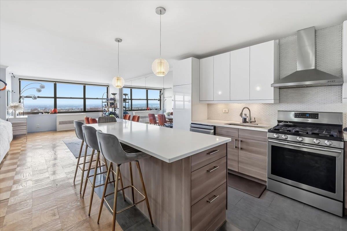 7000 BLVD EAST - Photo 1