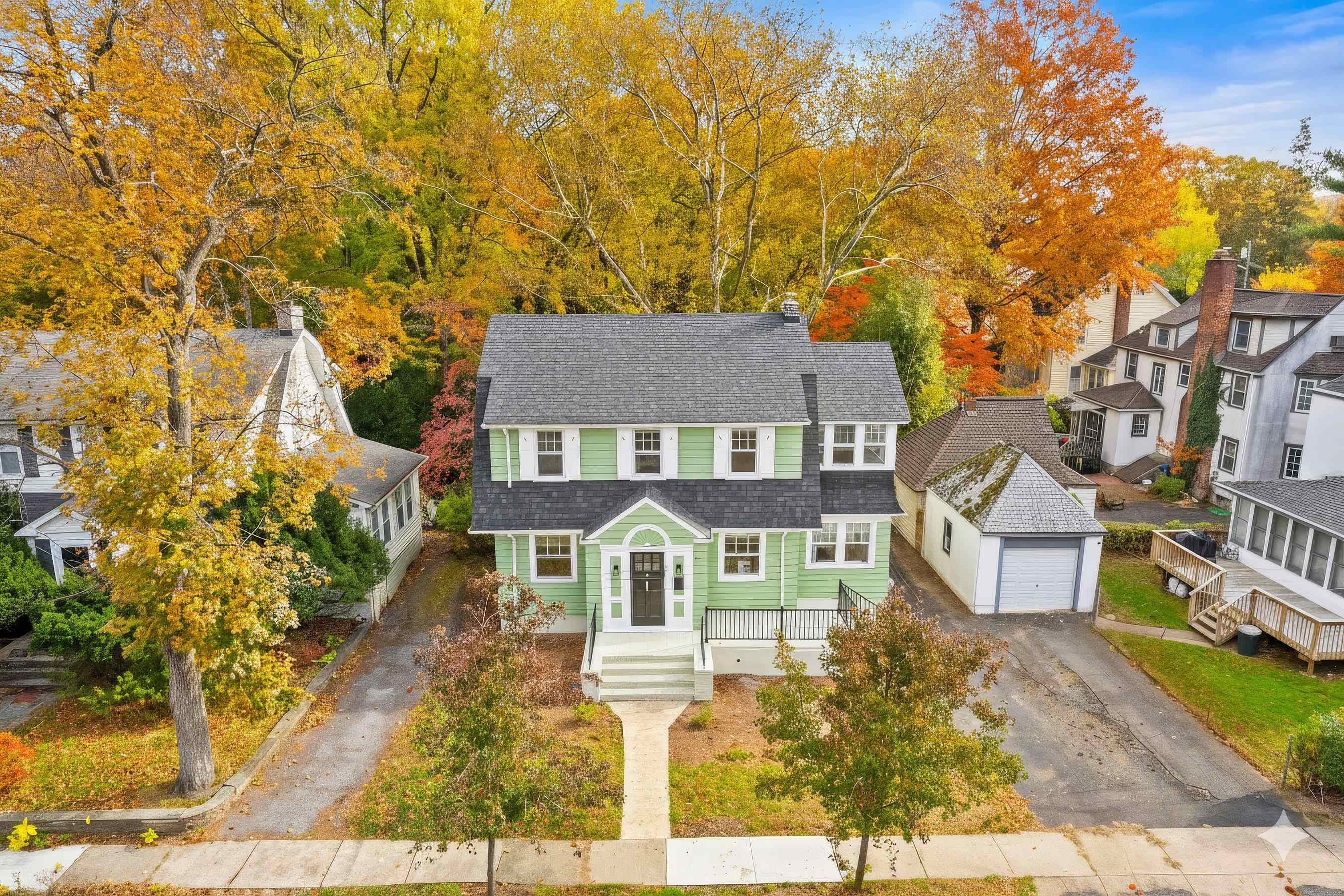 401 CONRAD RD - Photo 2