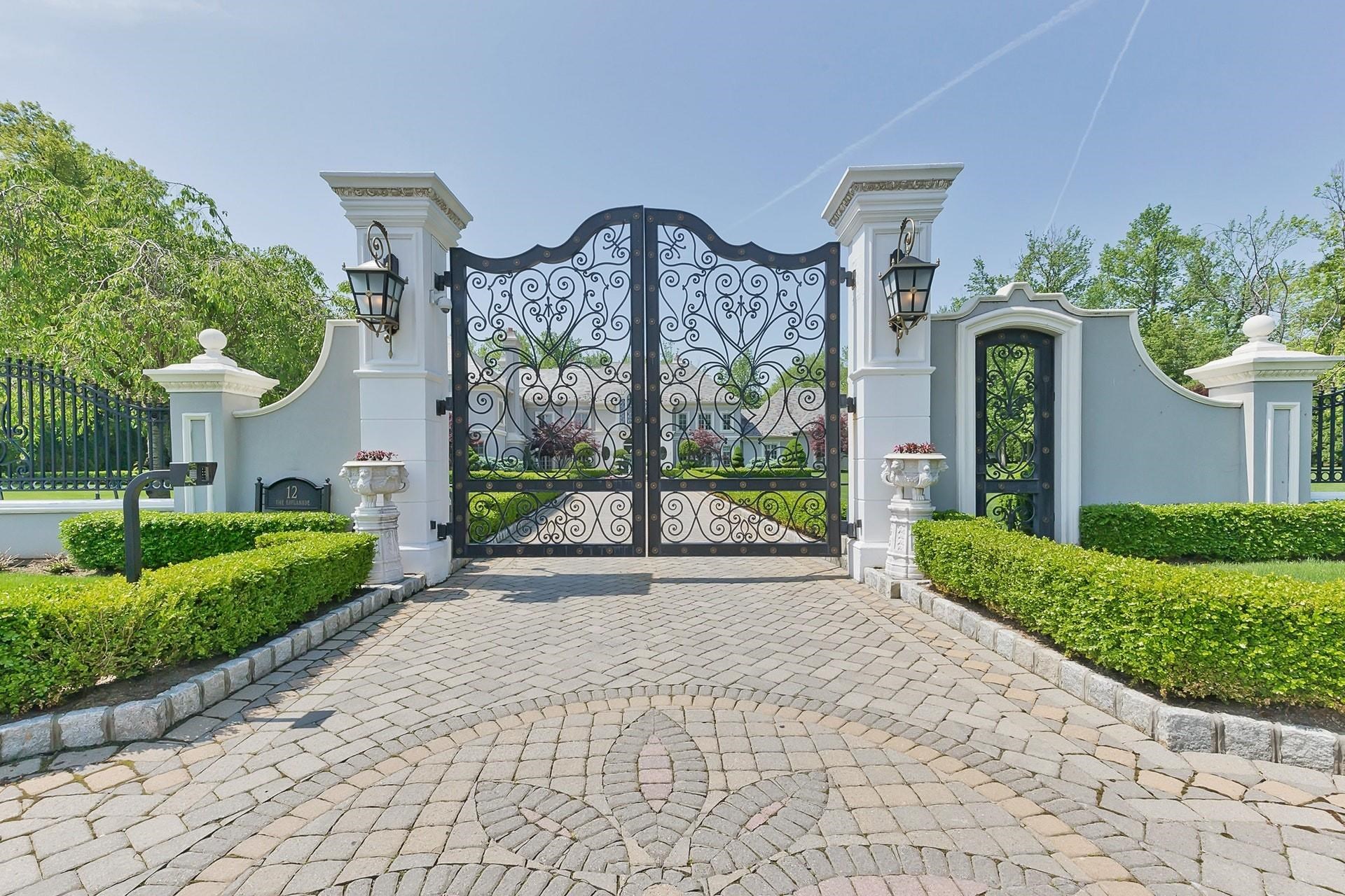 12 THE ESPLANADE - Photo 1