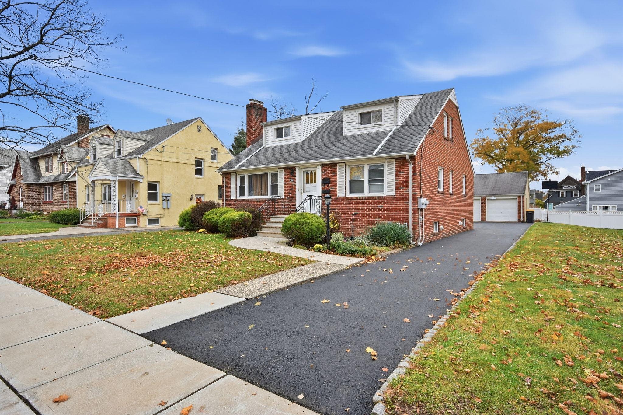 2060 MOUNTAIN AVE - Photo 4